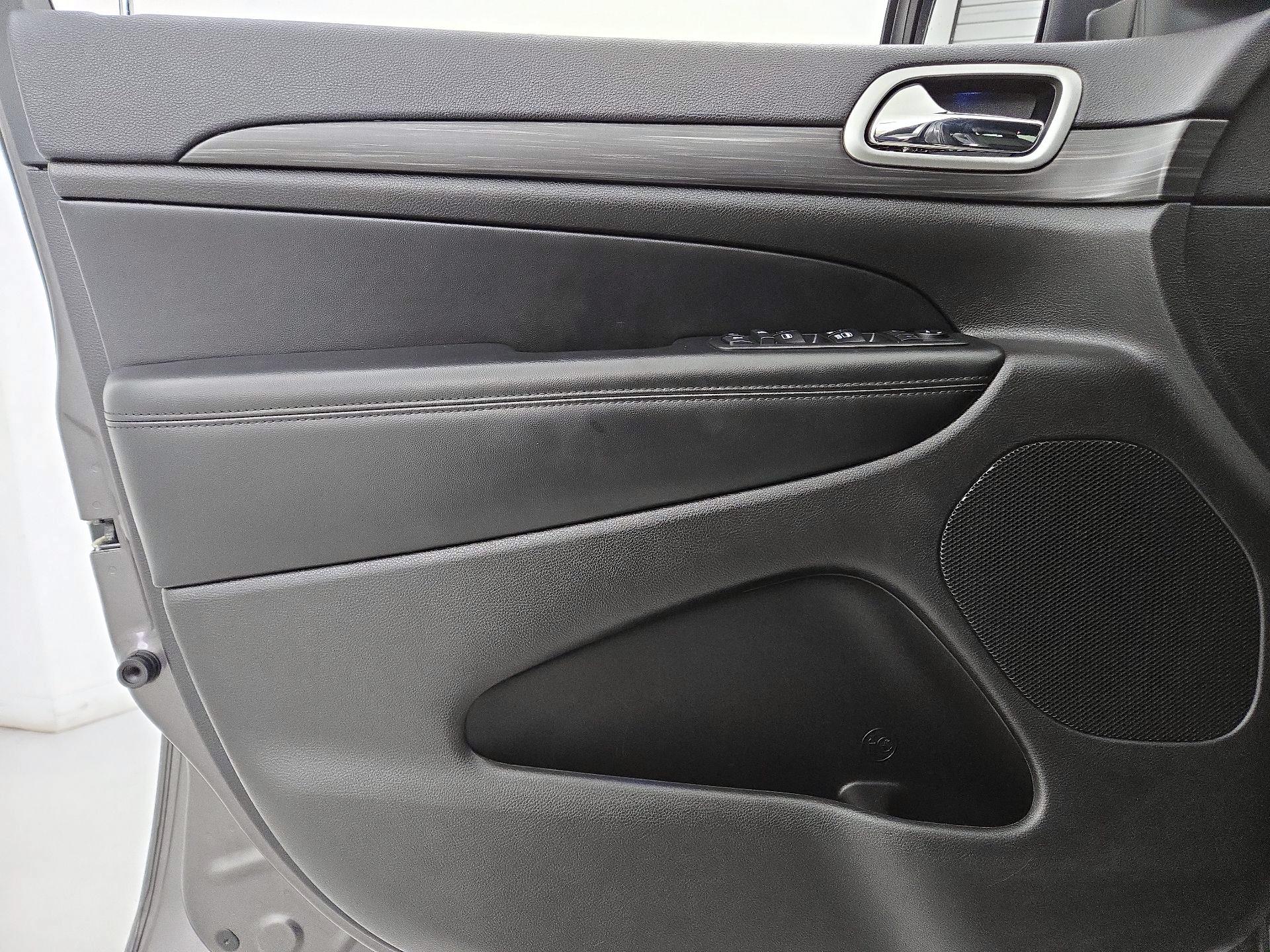 Thumbnail: 2019 Jeep Grand Cherokee - 12