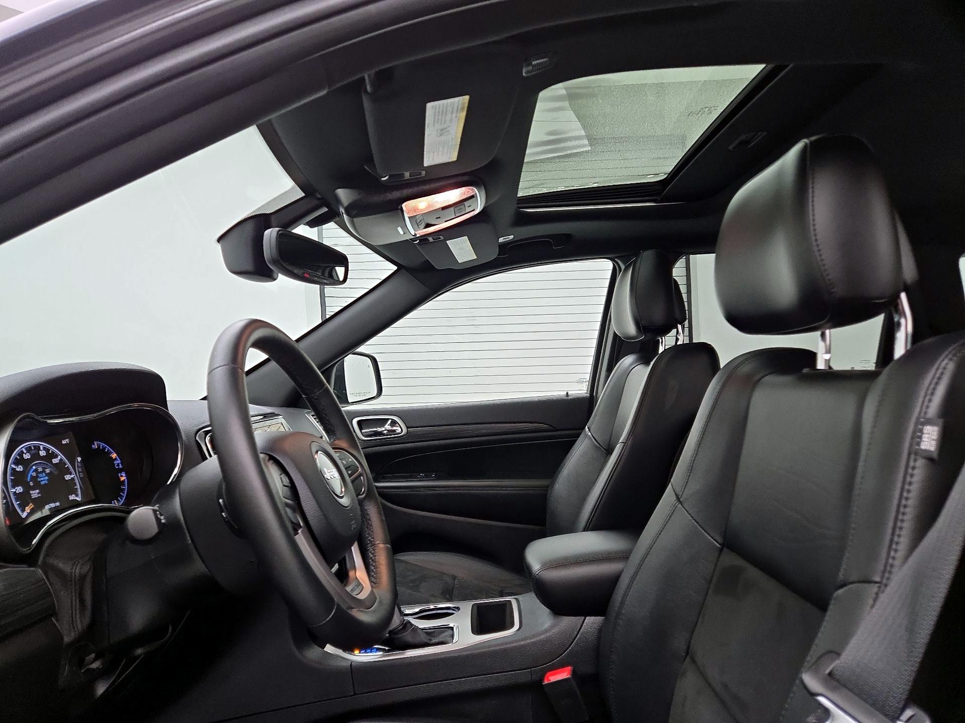 Thumbnail: 2019 Jeep Grand Cherokee - 20