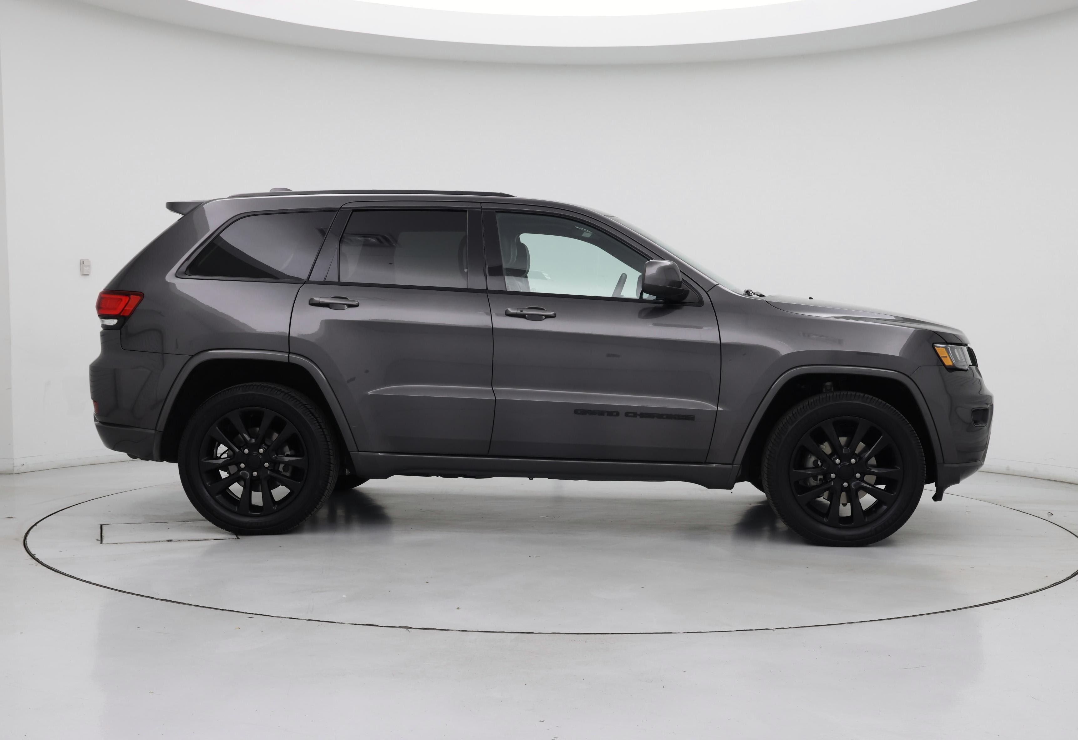 Thumbnail: 2019 Jeep Grand Cherokee - 7