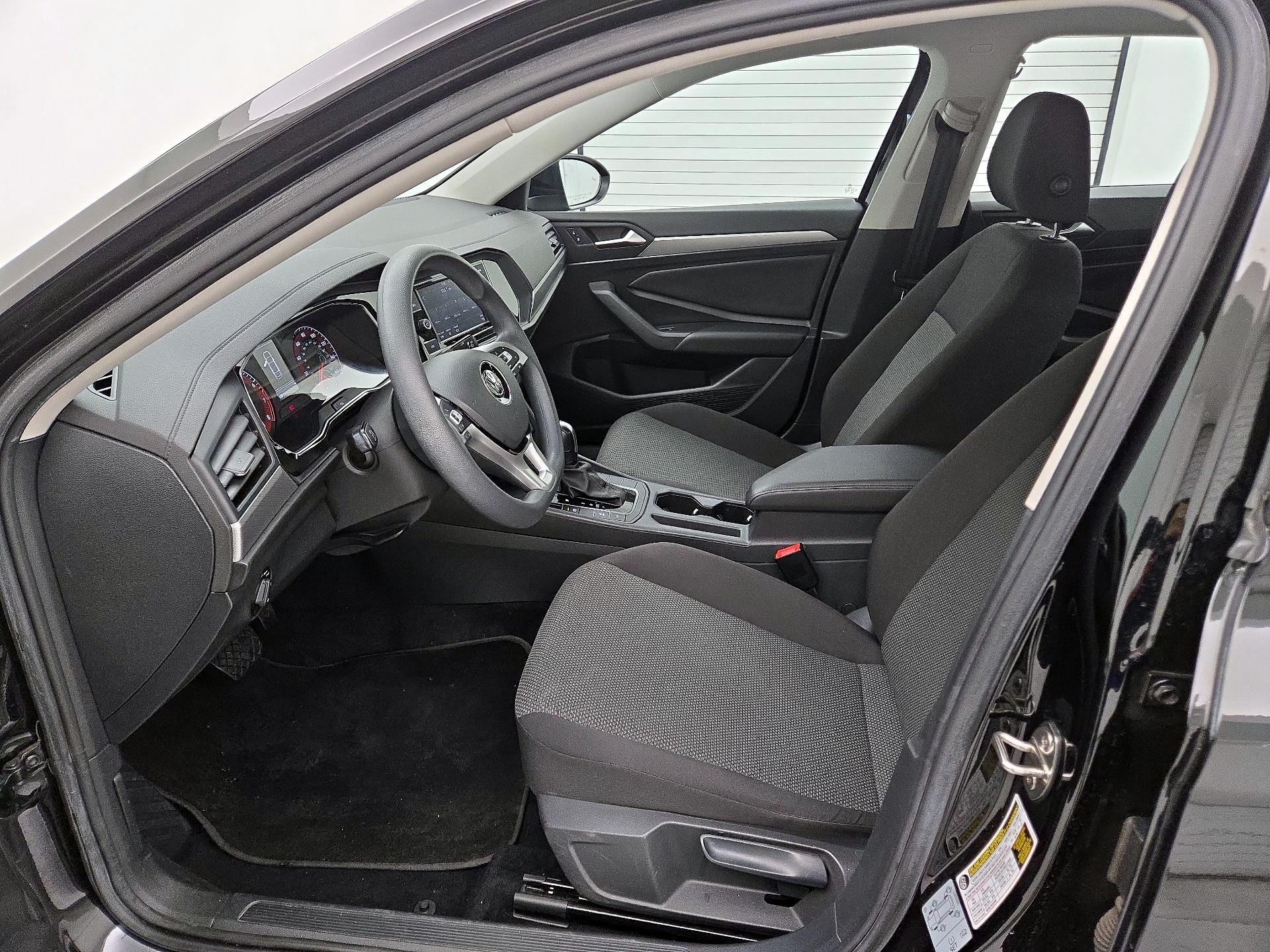 Thumbnail: 2019 Volkswagen Jetta - 11