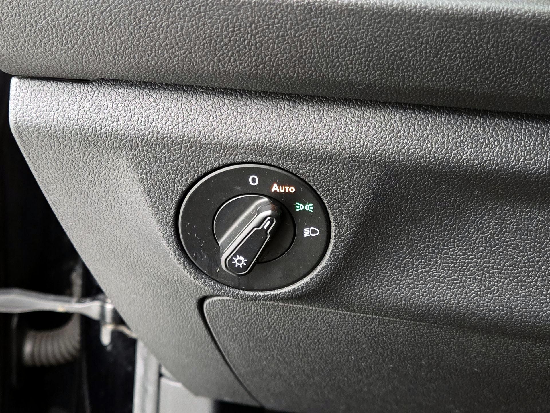 Thumbnail: 2019 Volkswagen Jetta - 13