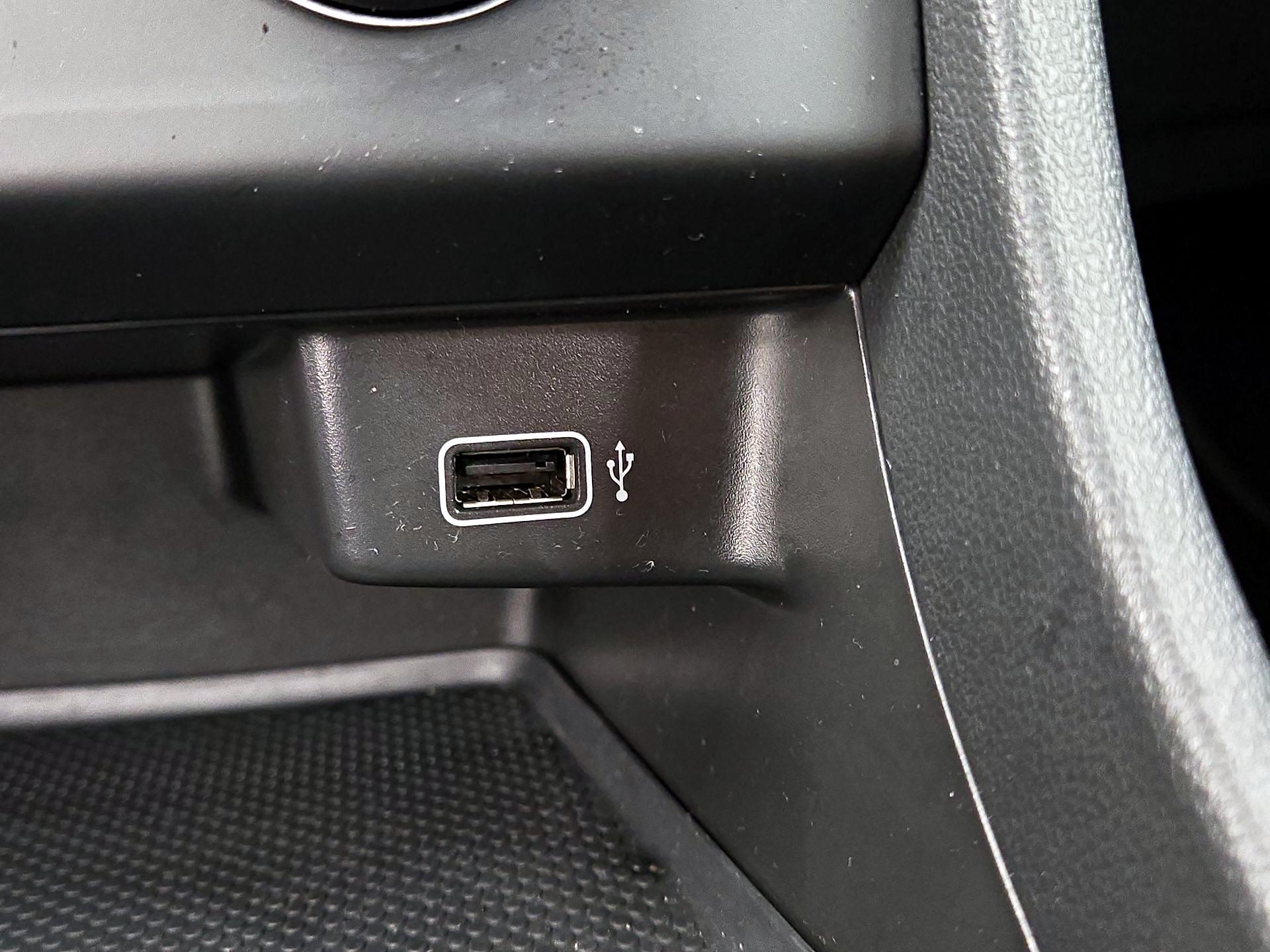 Thumbnail: 2019 Volkswagen Jetta - 18