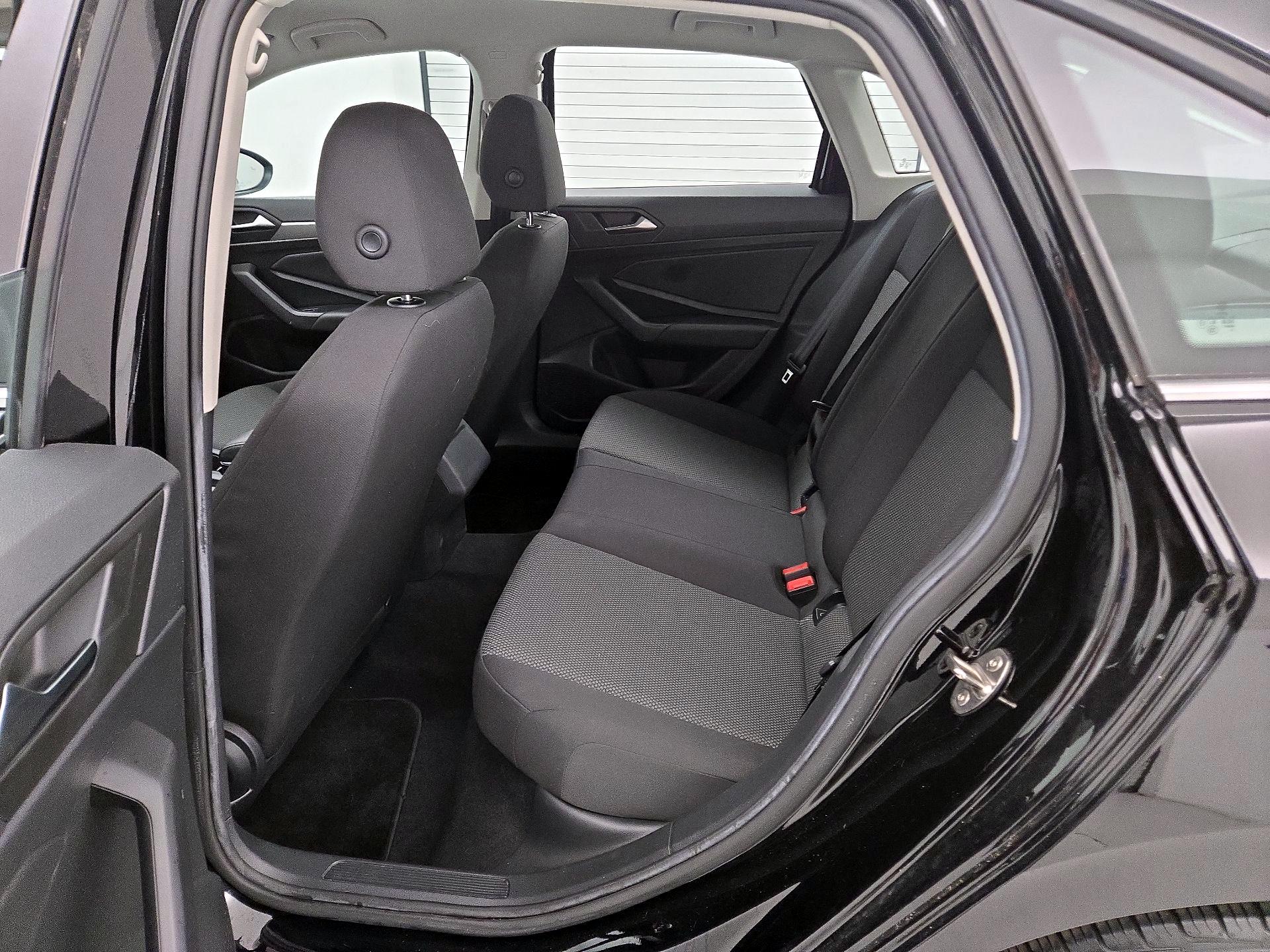 Thumbnail: 2019 Volkswagen Jetta - 19