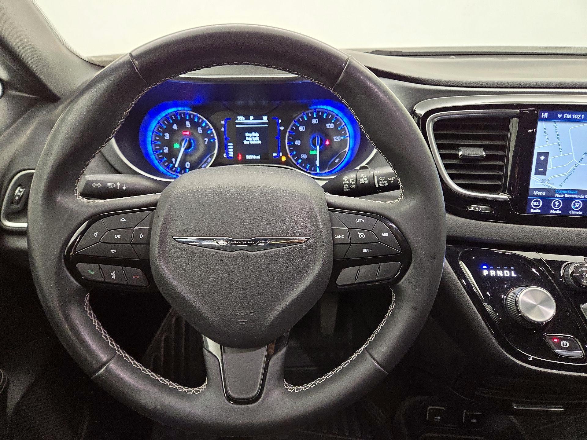 Thumbnail: 2018 Chrysler Pacifica - 10