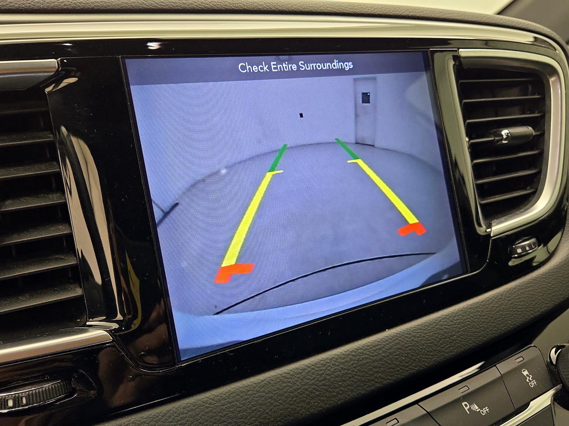 Thumbnail: 2018 Chrysler Pacifica - 15