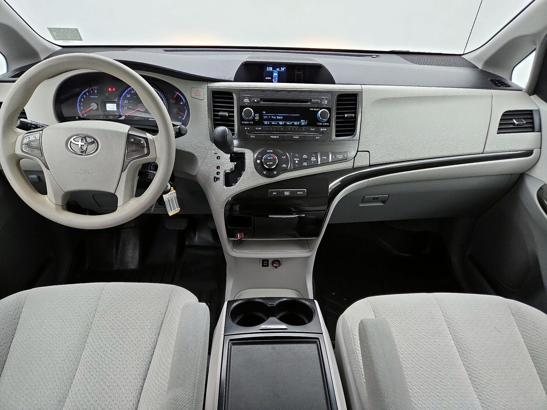 Thumbnail: 2014 Toyota Sienna - 9