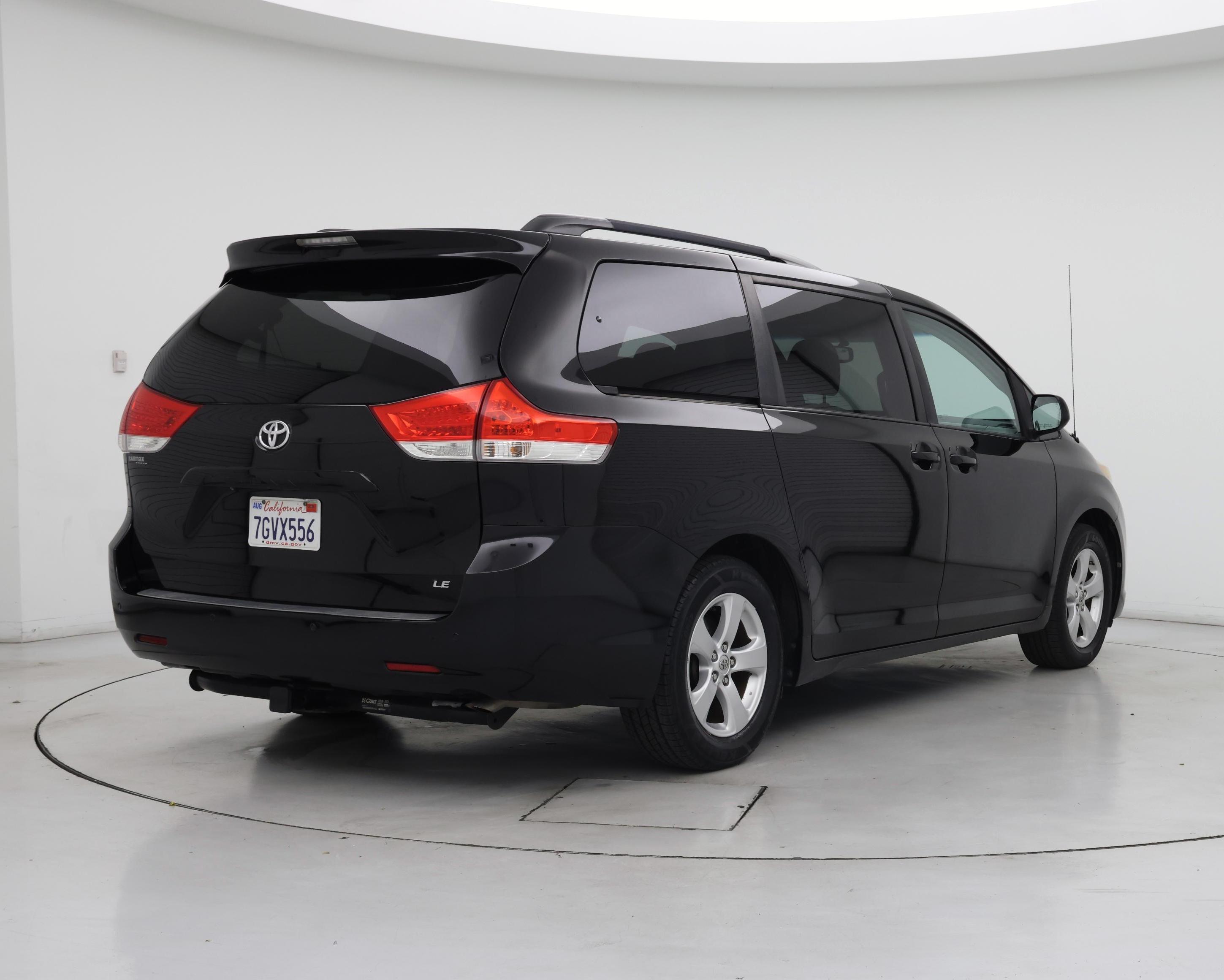 Thumbnail: 2014 Toyota Sienna - 8