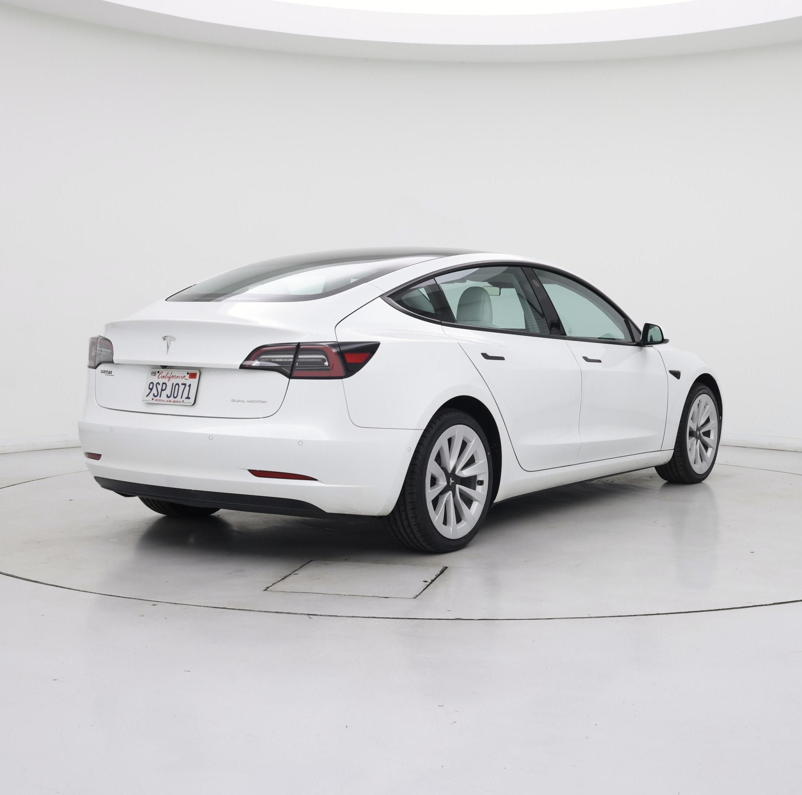 Thumbnail: 2022 Tesla Model 3 - 8