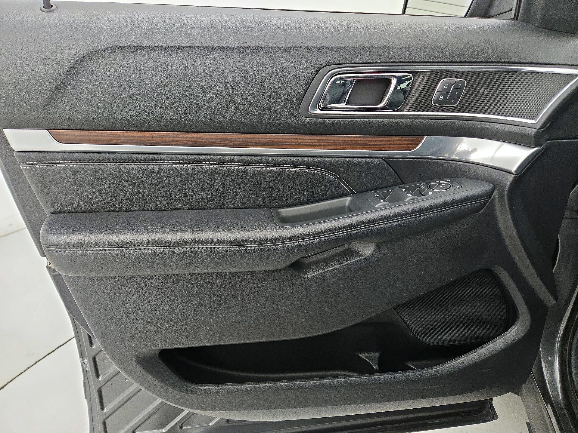 Thumbnail: 2019 Ford Explorer - 12