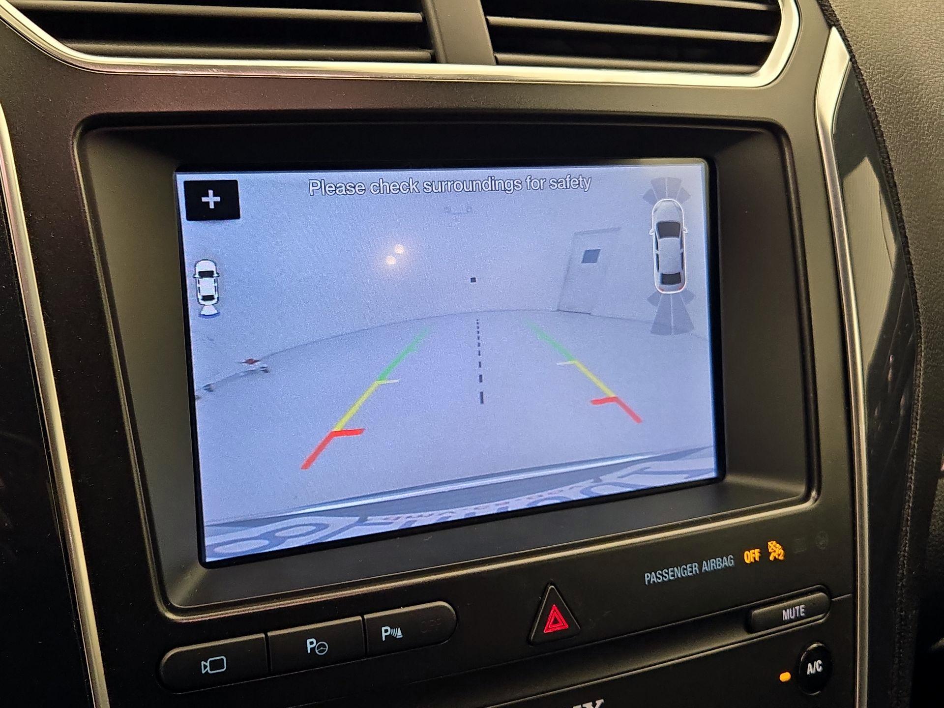 Thumbnail: 2019 Ford Explorer - 15