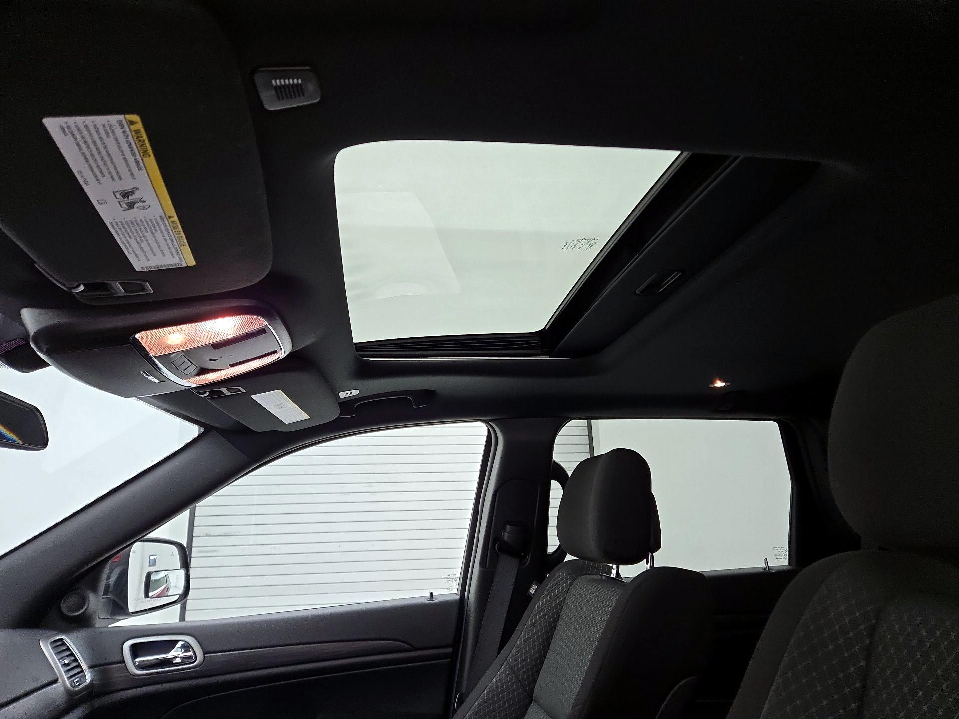 Thumbnail: 2021 Jeep Grand Cherokee - 19