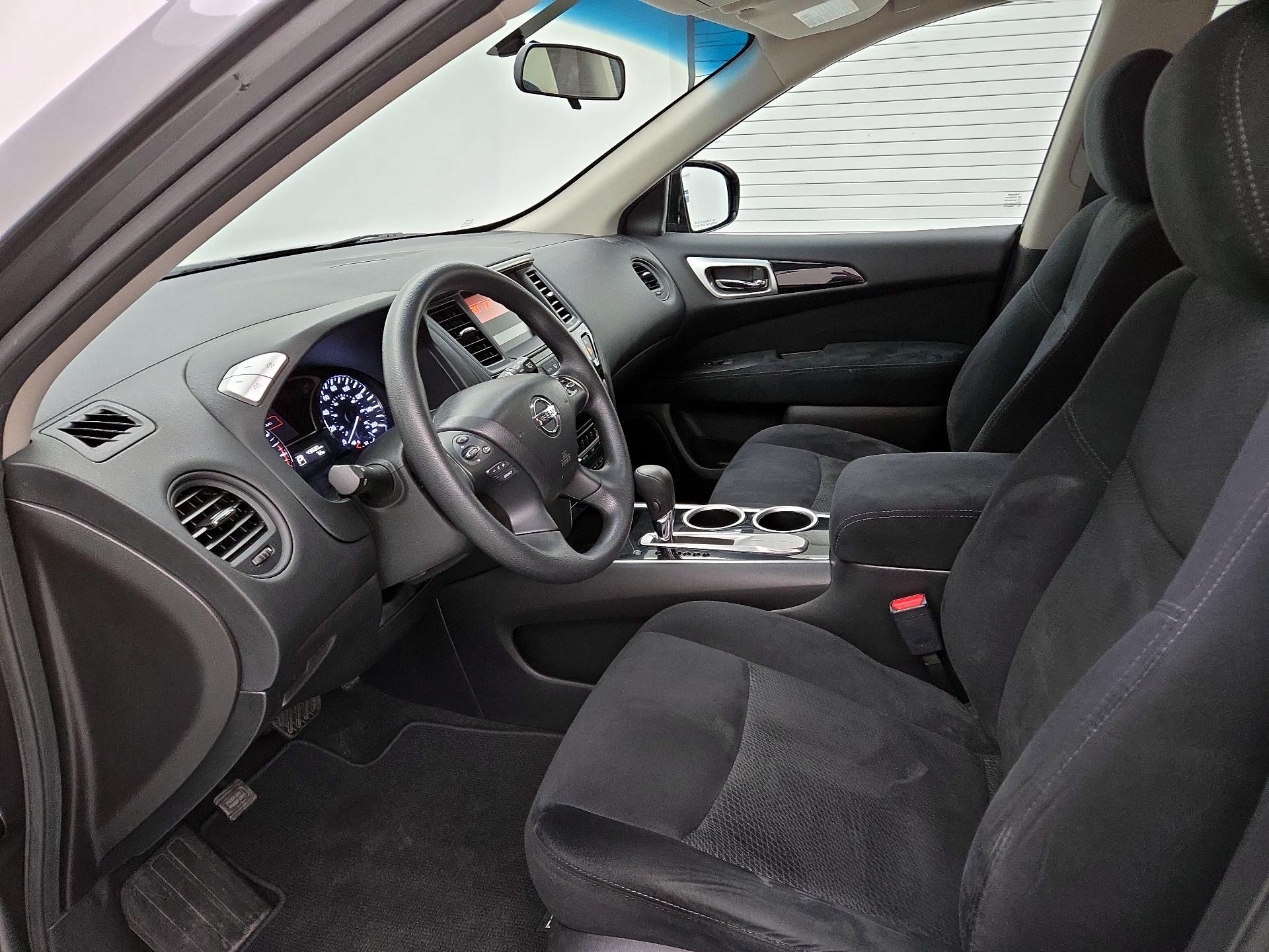 Thumbnail: 2015 Nissan Pathfinder - 11