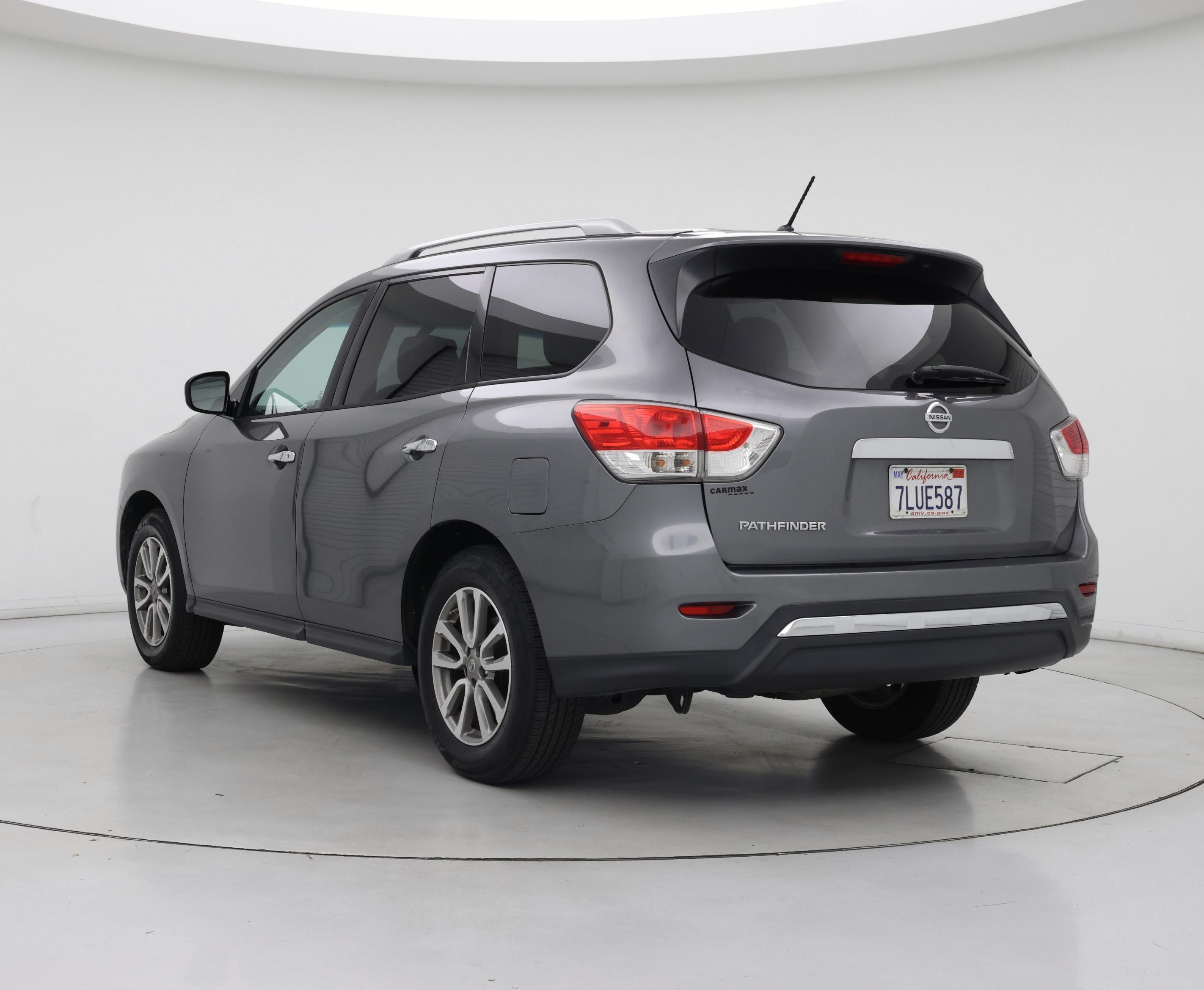 Thumbnail: 2015 Nissan Pathfinder - 2