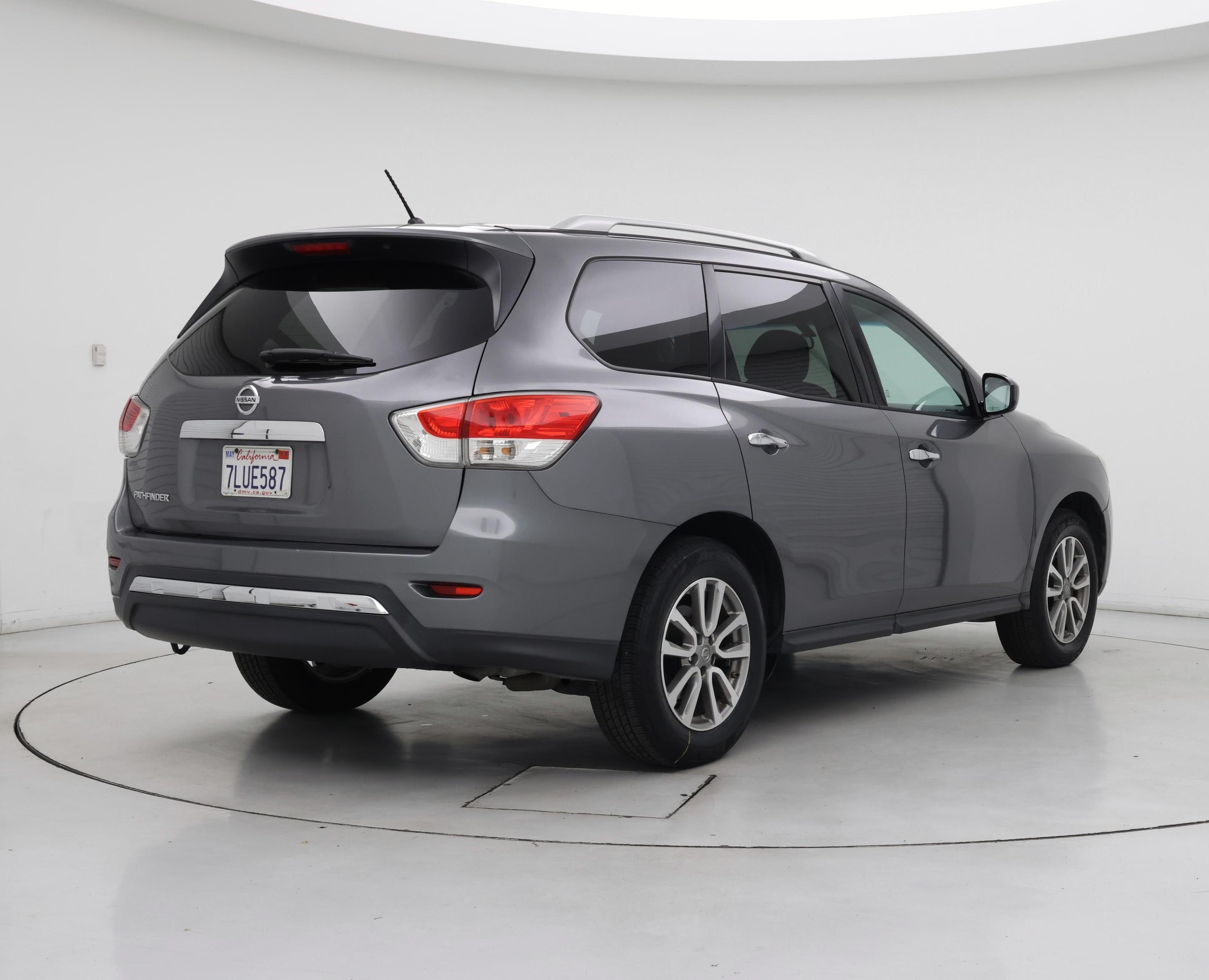 Thumbnail: 2015 Nissan Pathfinder - 8