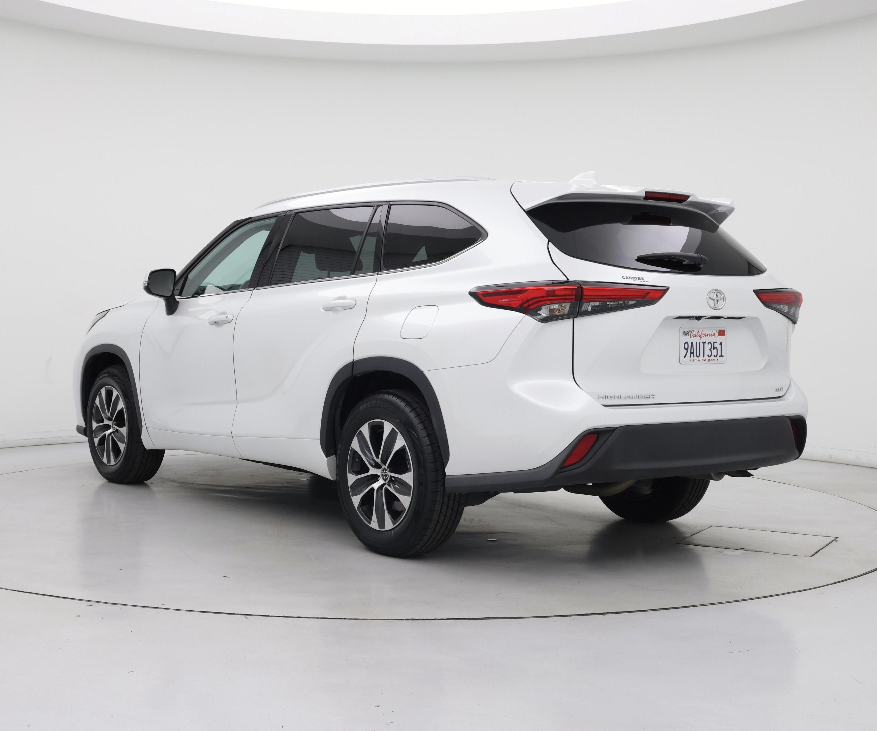 Thumbnail: 2022 Toyota Highlander - 2