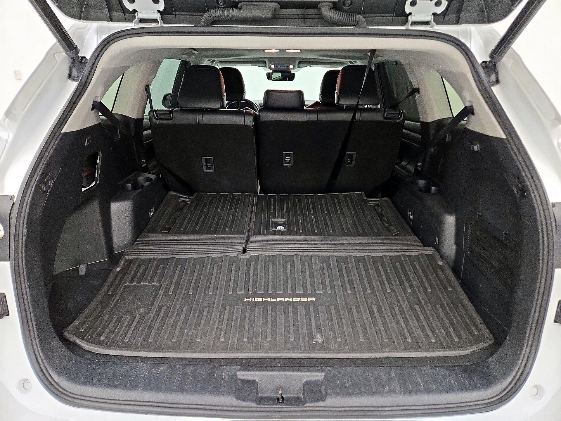 Thumbnail: 2022 Toyota Highlander - 19