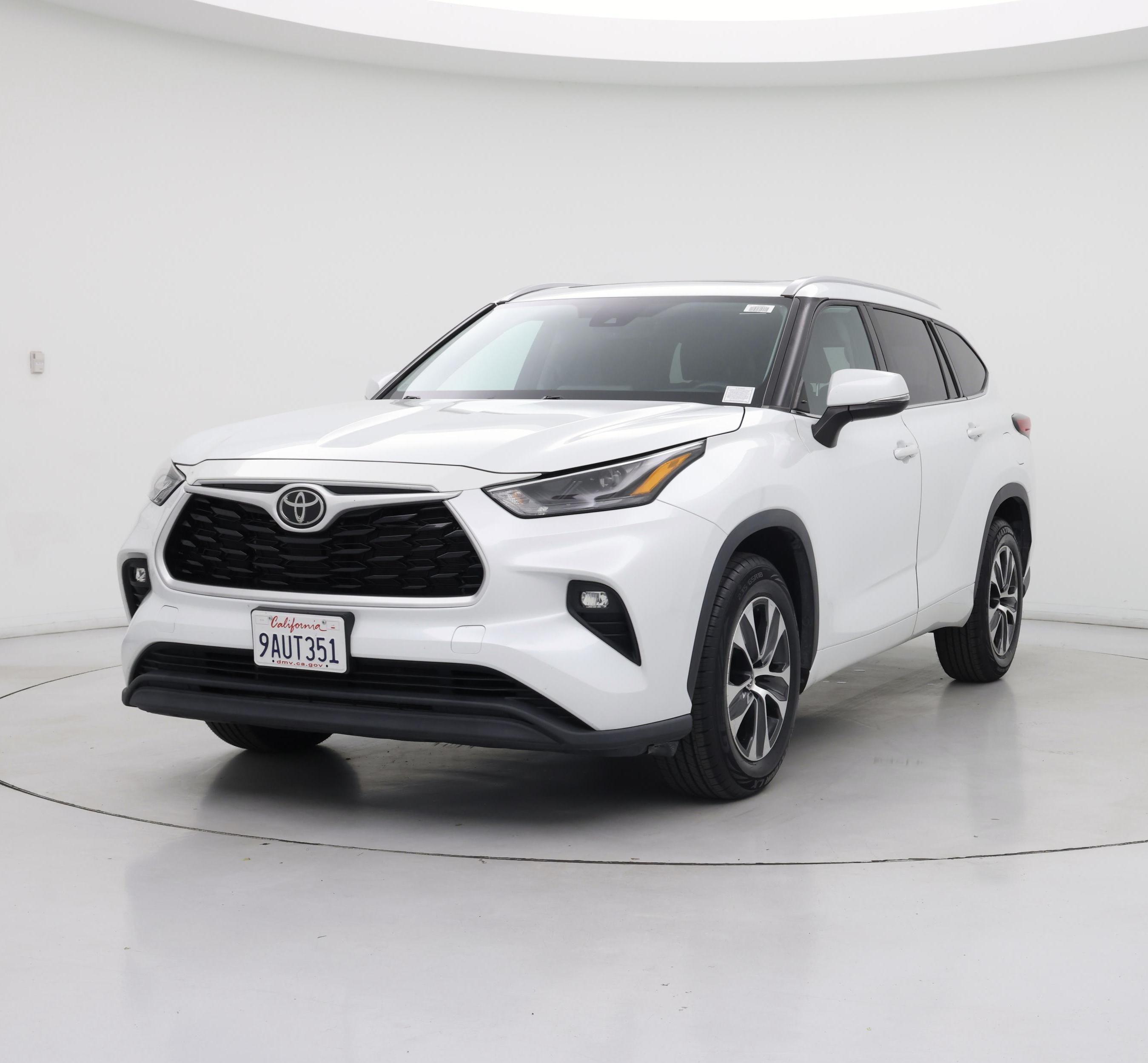 Thumbnail: 2022 Toyota Highlander - 4