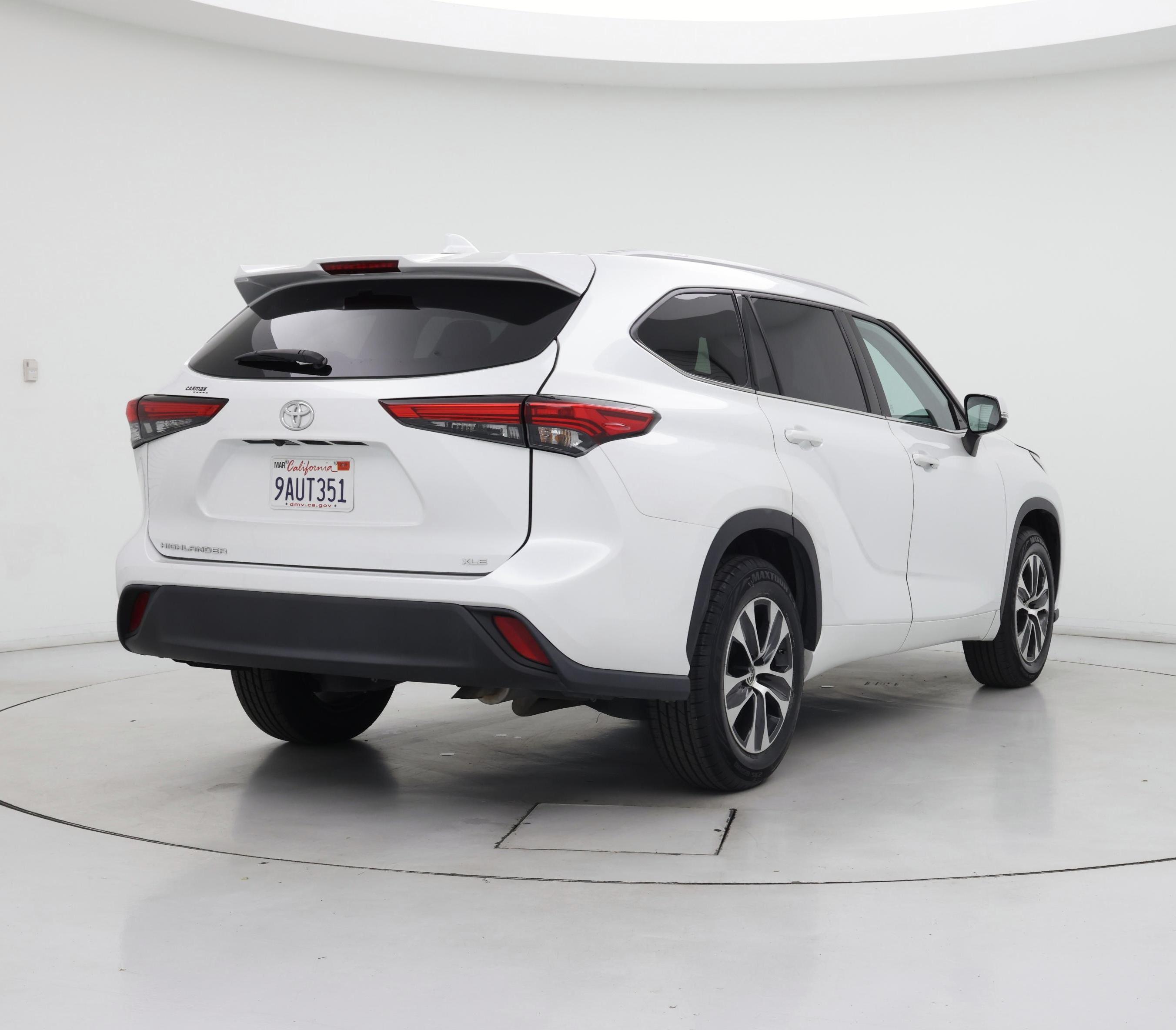 Thumbnail: 2022 Toyota Highlander - 8