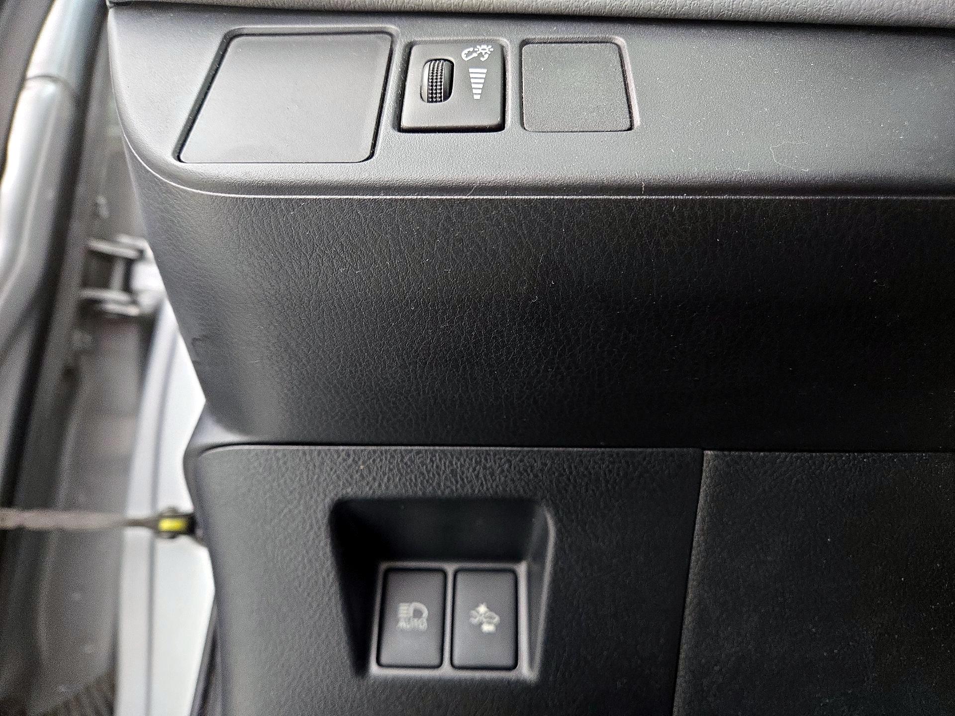 Thumbnail: 2017 Toyota Yaris - 13