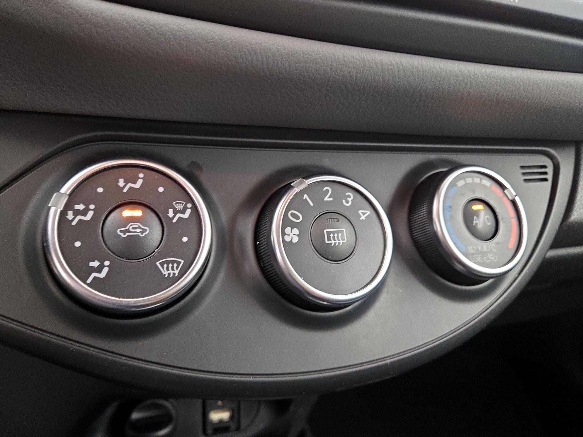 Thumbnail: 2017 Toyota Yaris - 15