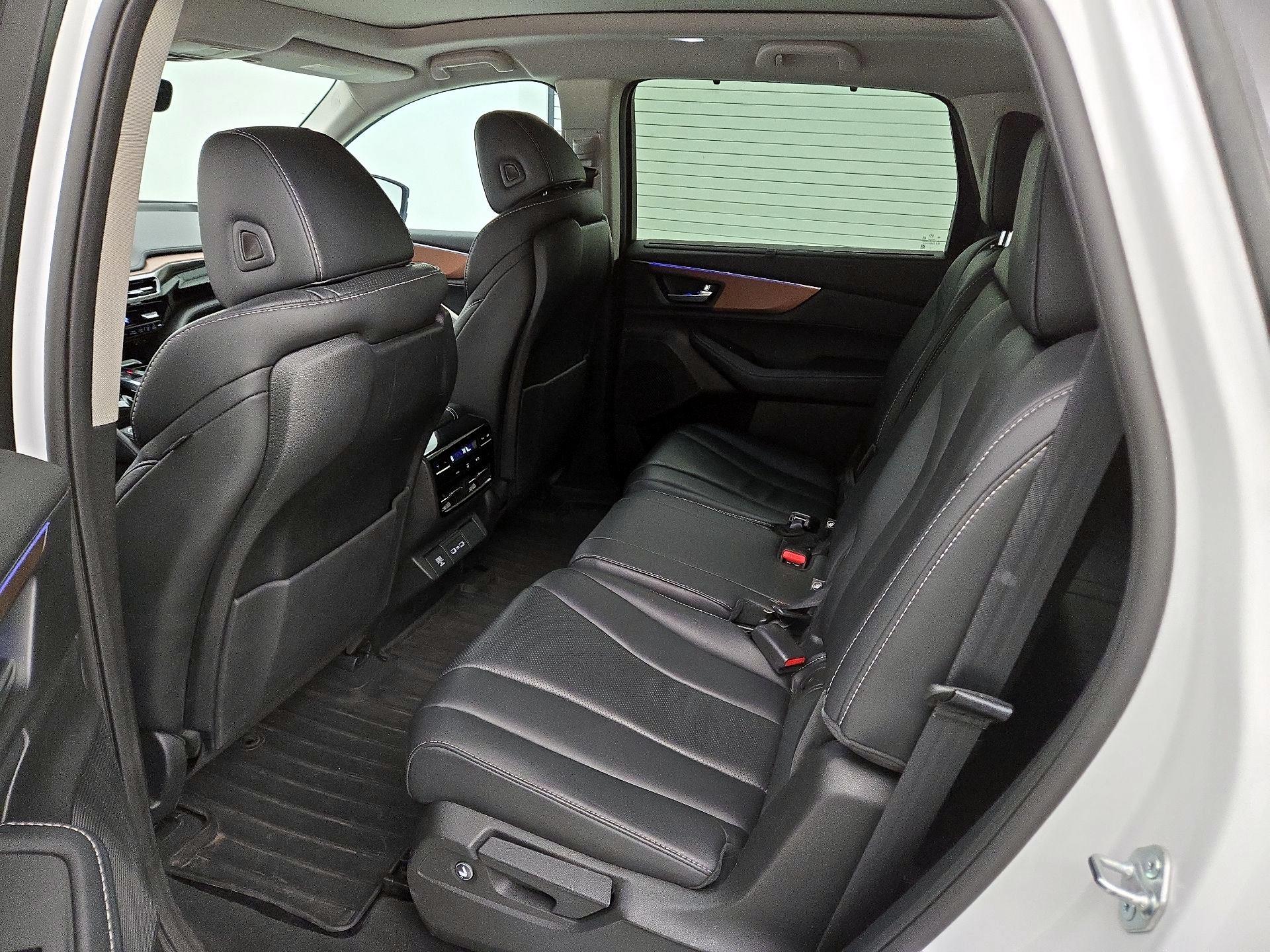 Thumbnail: 2022 Acura MDX - 18