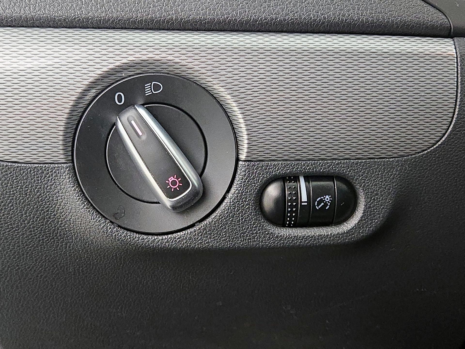 Thumbnail: 2017 Volkswagen Jetta - 13