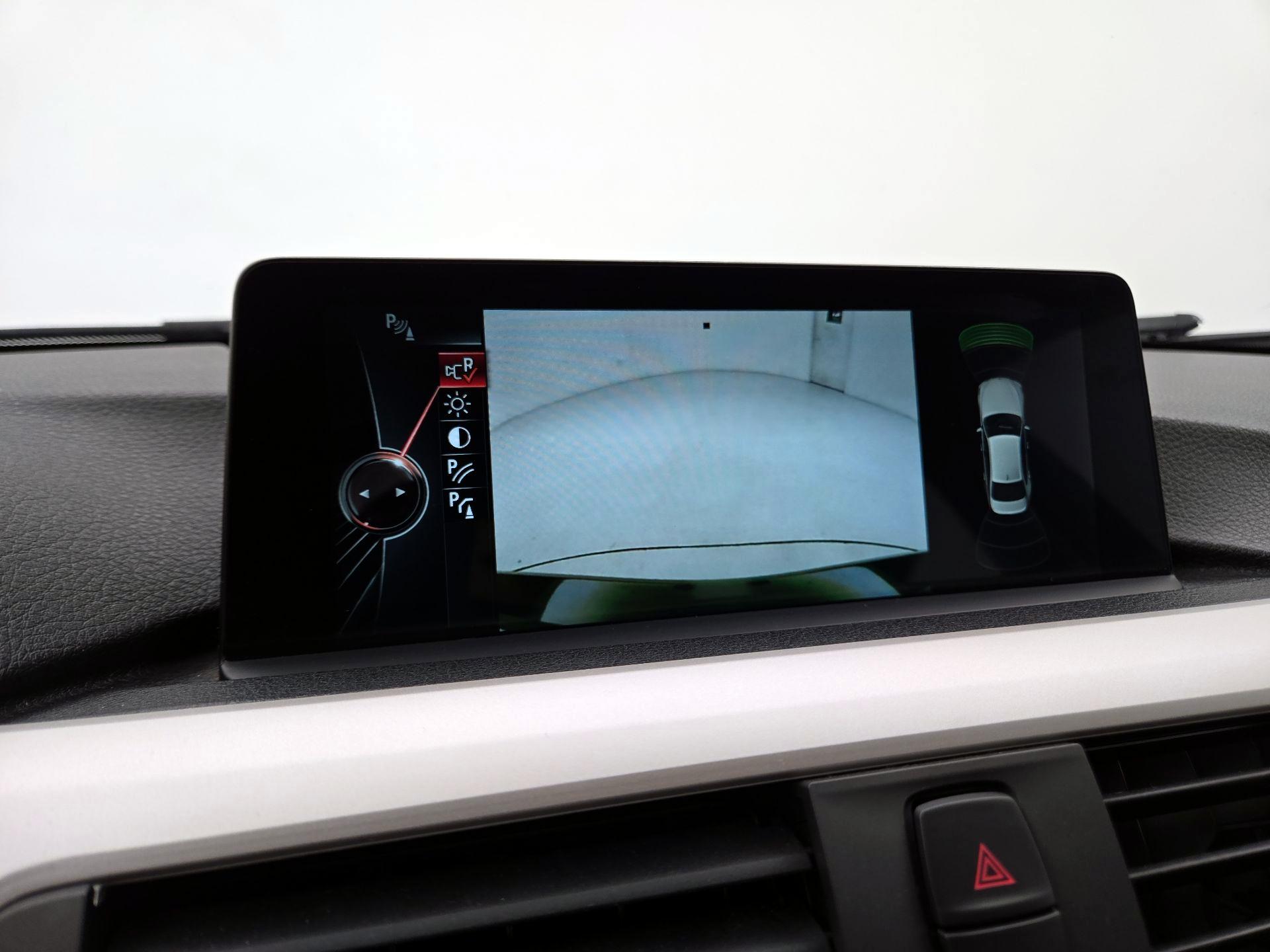 Thumbnail: 2016 BMW 3 Series - 15