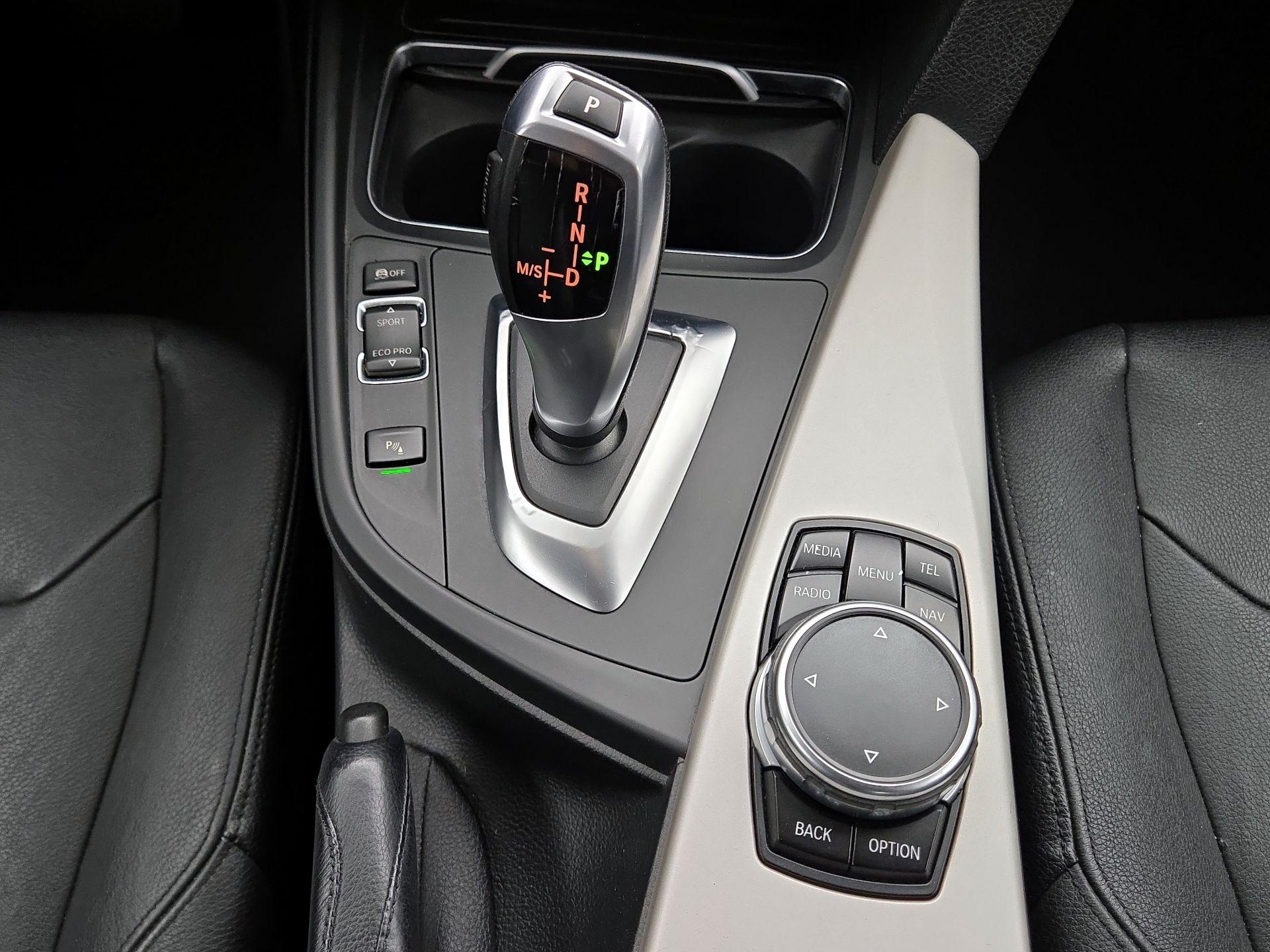 Thumbnail: 2016 BMW 3 Series - 18