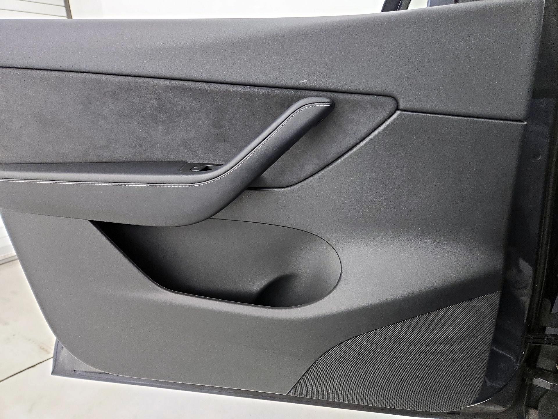 Thumbnail: 2021 Tesla Model Y - 12