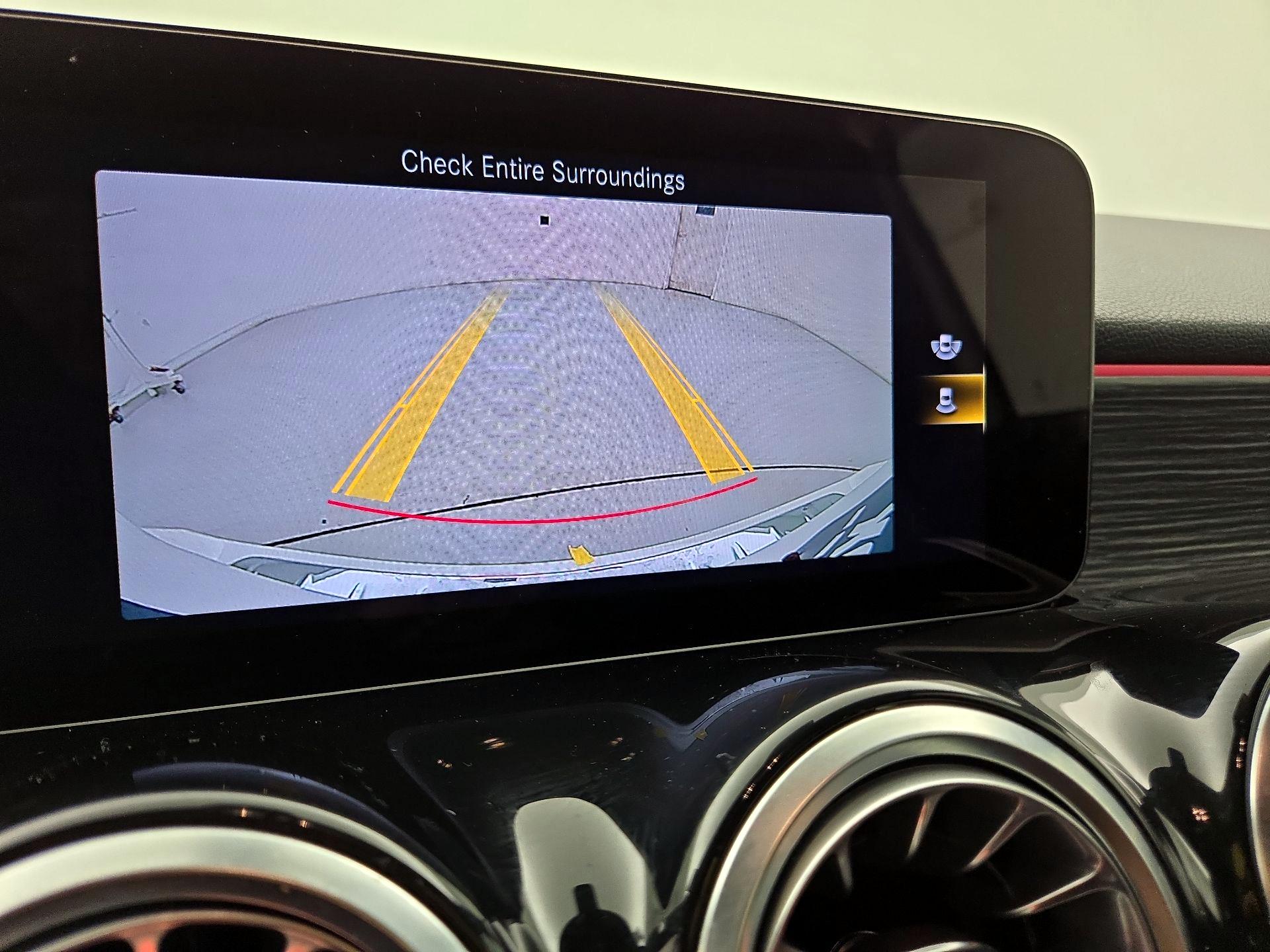 Thumbnail: 2023 Mercedes-Benz GLB - 14