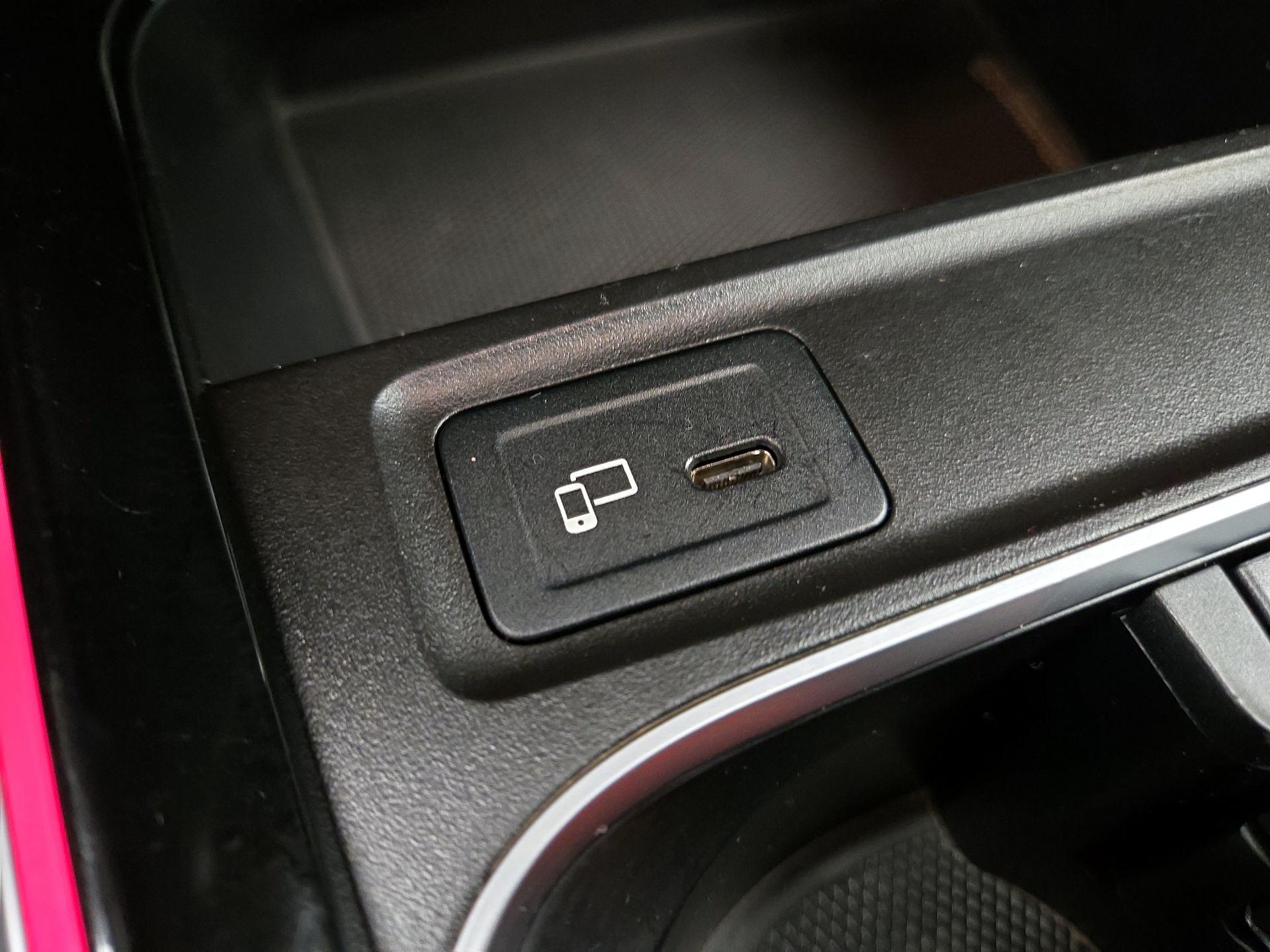 Thumbnail: 2023 Mercedes-Benz GLB - 18