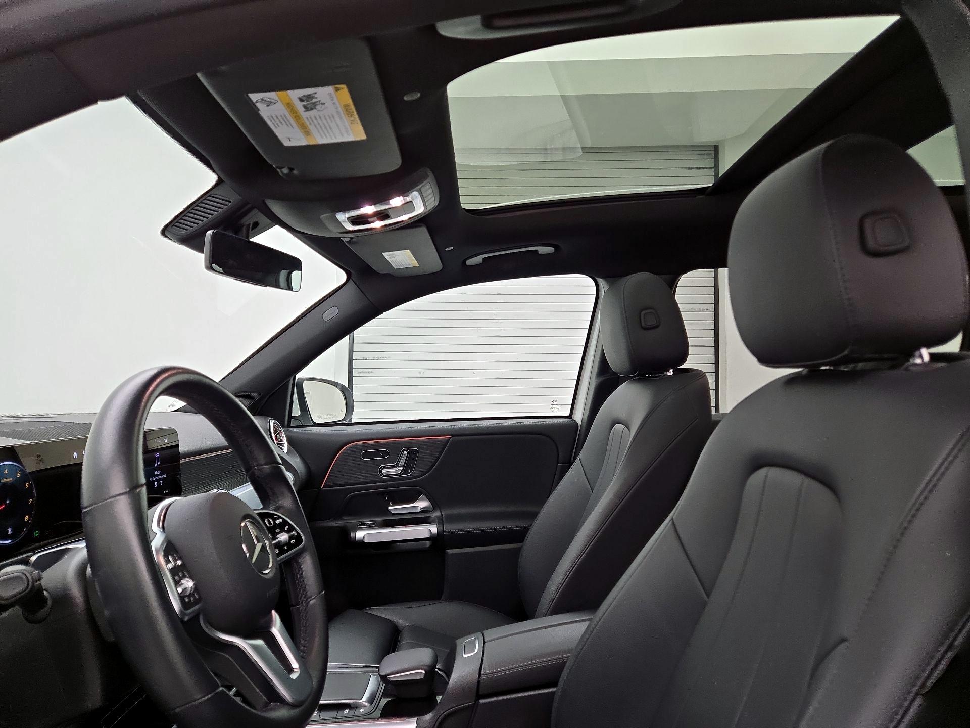 Thumbnail: 2023 Mercedes-Benz GLB - 19