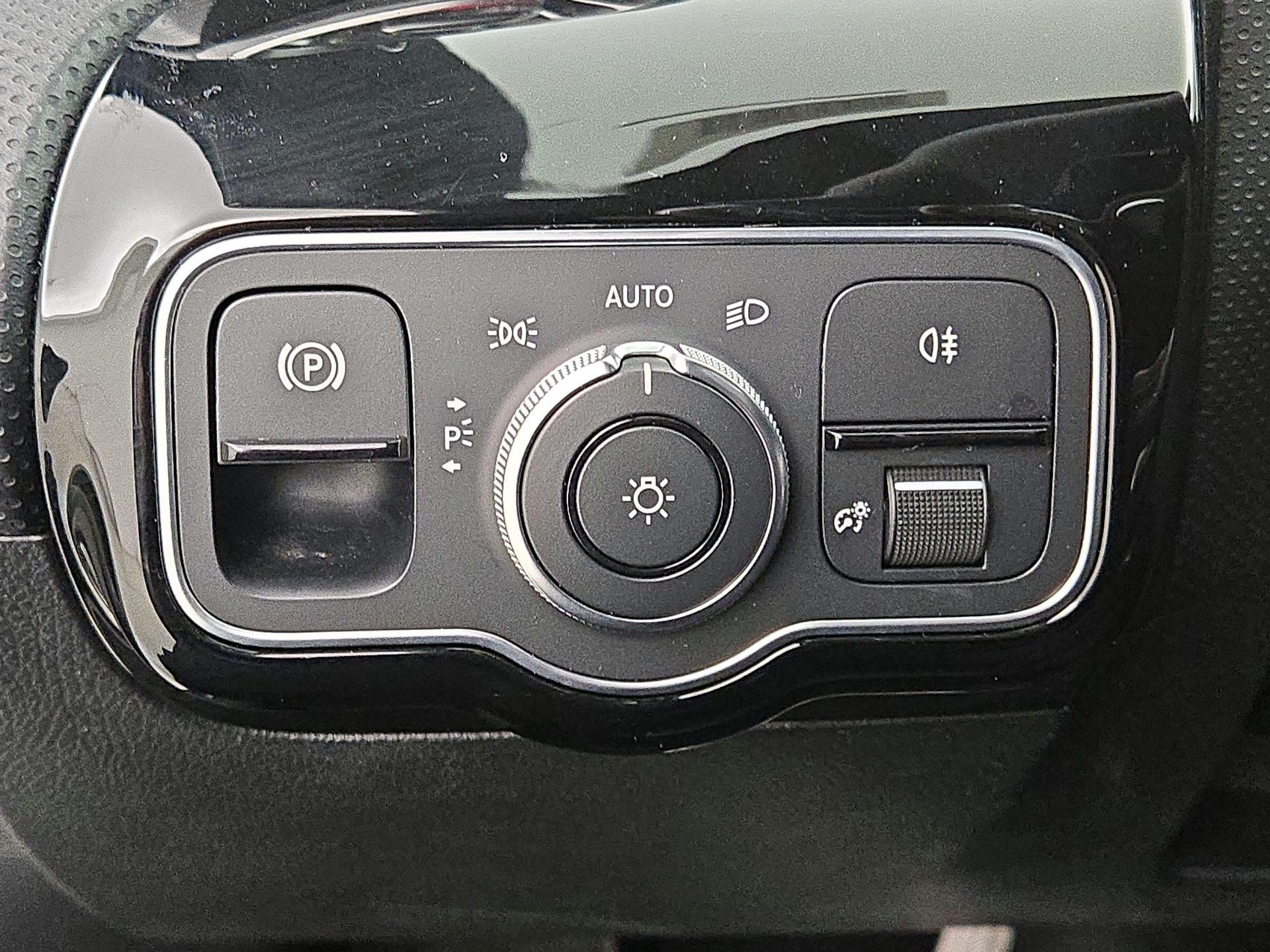 Thumbnail: 2020 Mercedes-Benz A-Class - 13