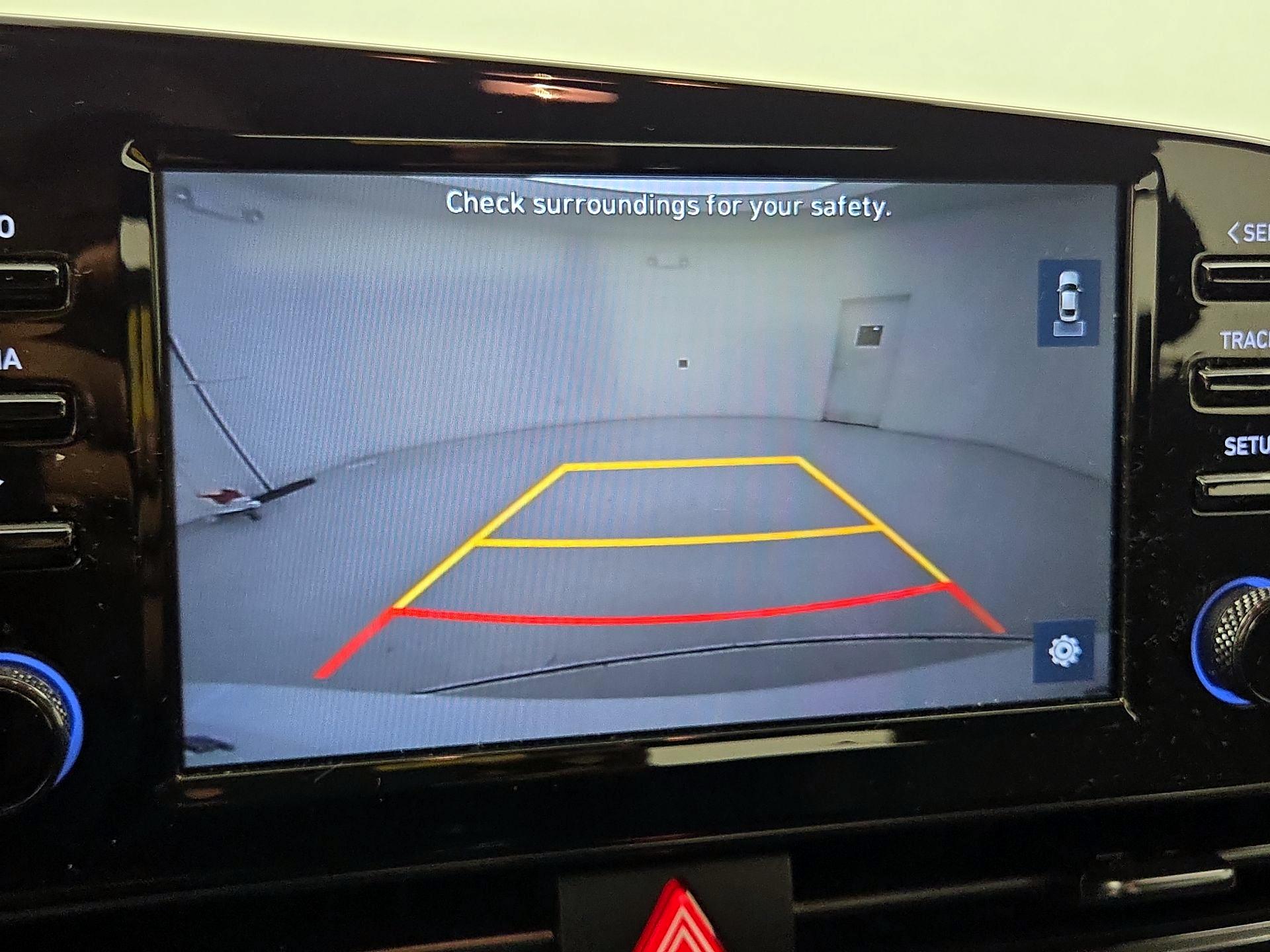 Thumbnail: 2021 Hyundai Elantra - 14