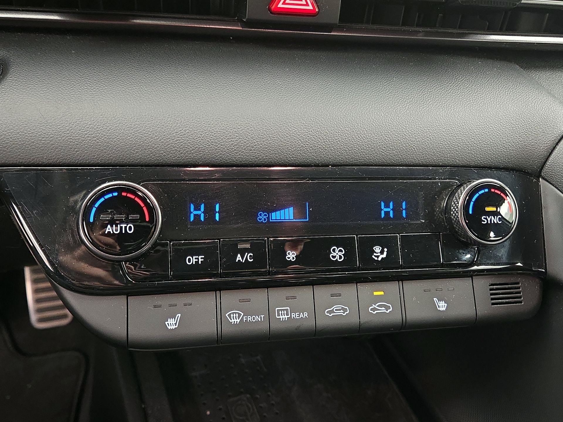 Thumbnail: 2021 Hyundai Elantra - 16