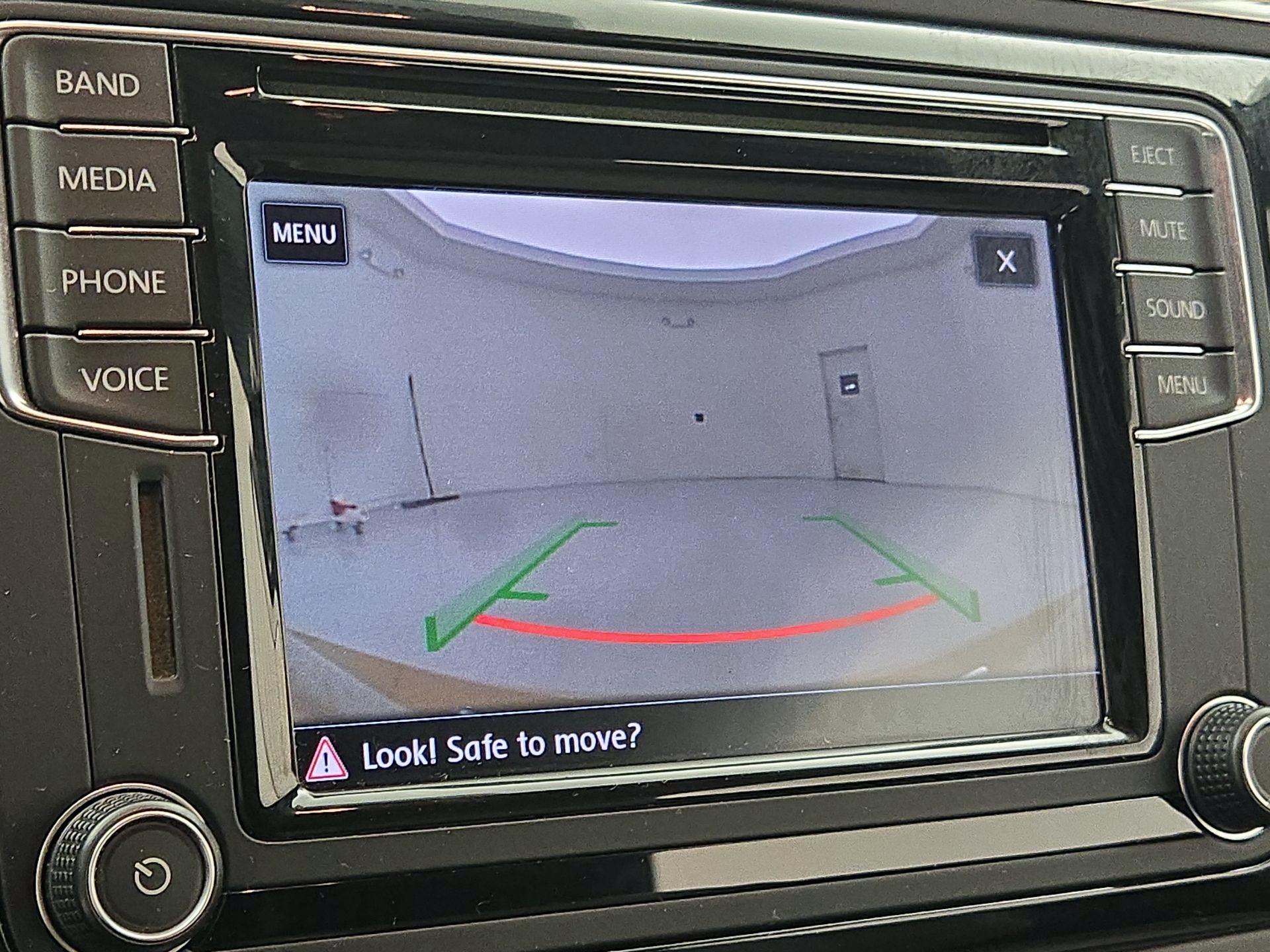 Thumbnail: 2017 Volkswagen Beetle - 14