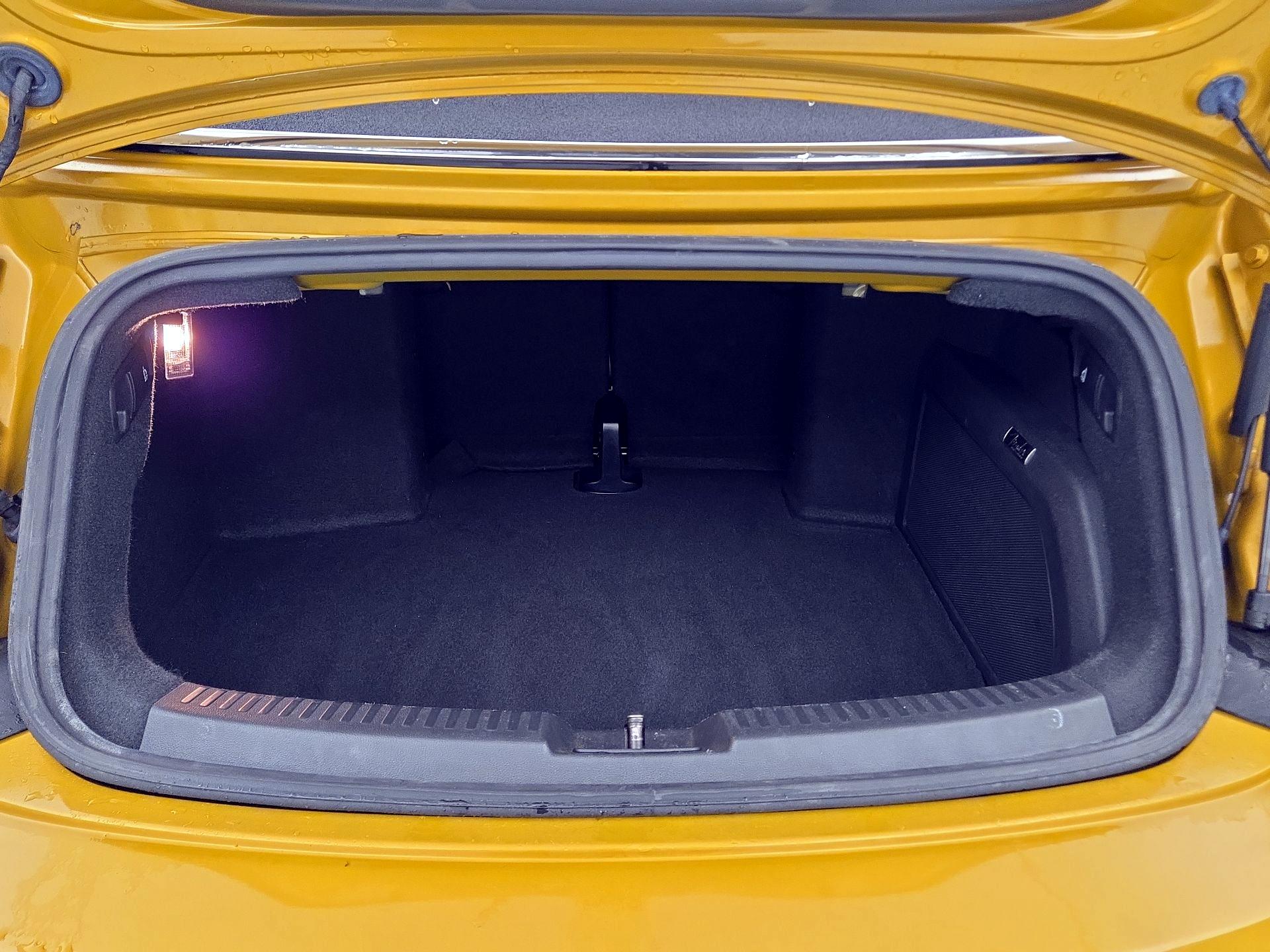 Thumbnail: 2017 Volkswagen Beetle - 18