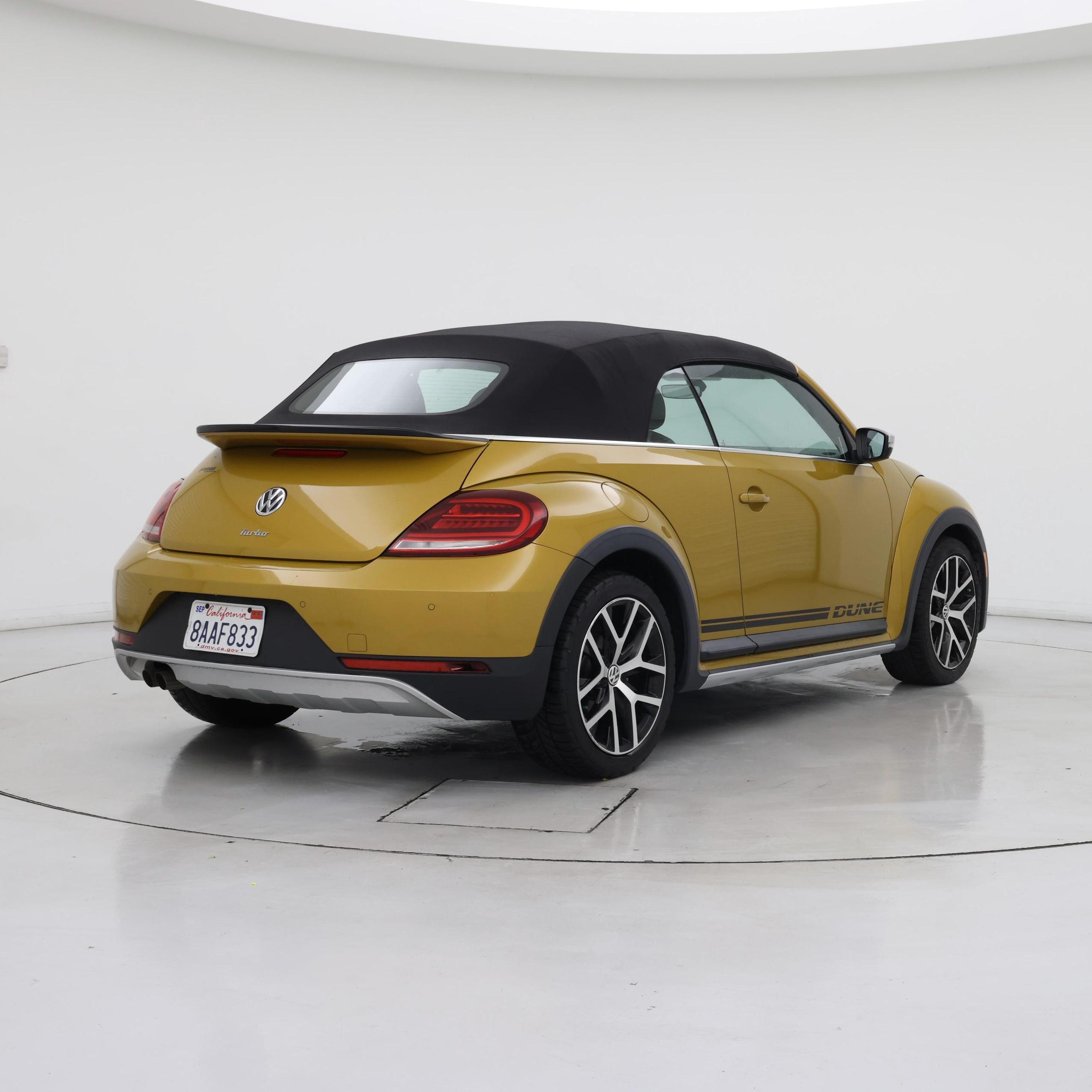 Thumbnail: 2017 Volkswagen Beetle - 8