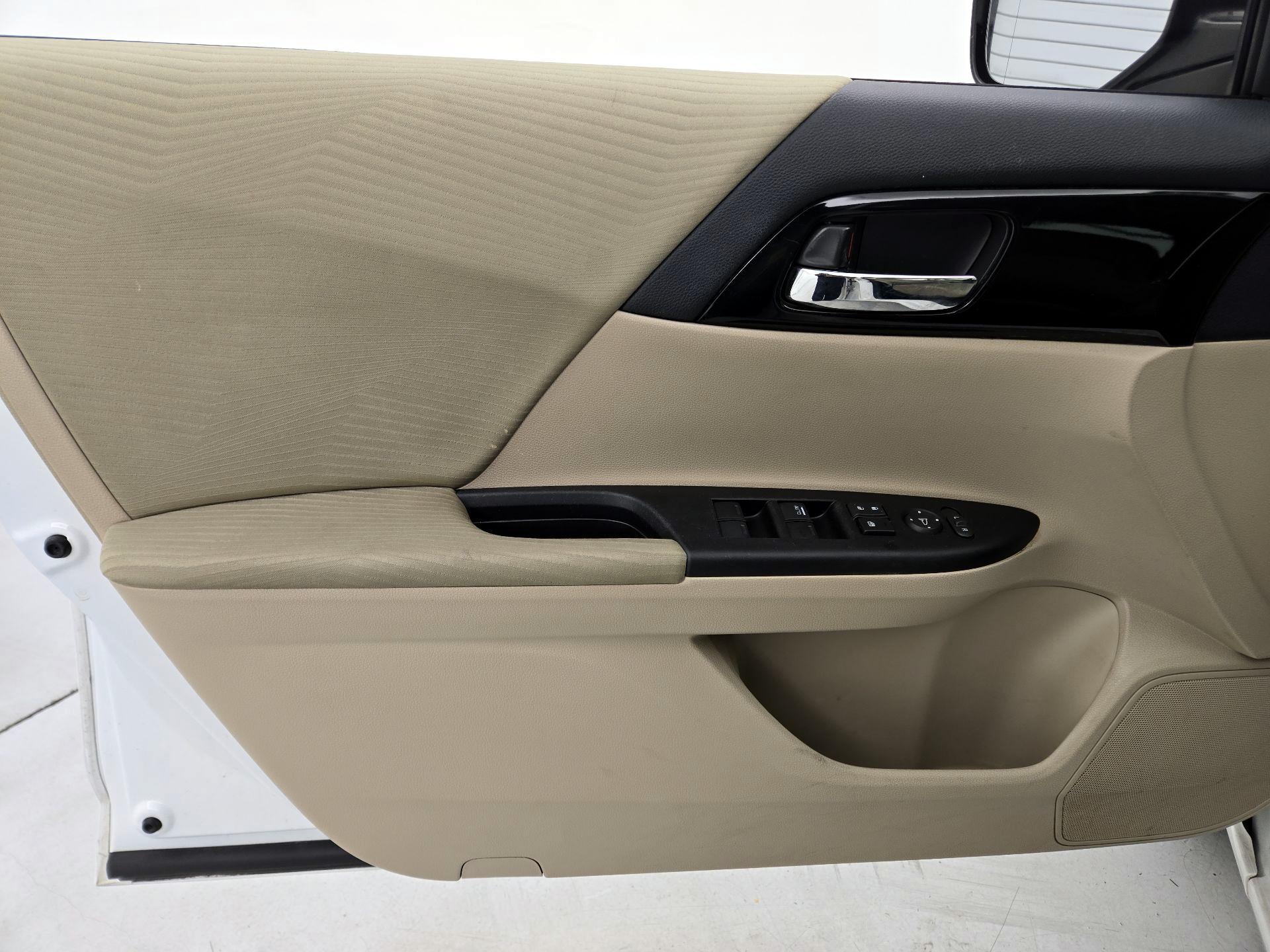 Thumbnail: 2016 Honda Accord - 12