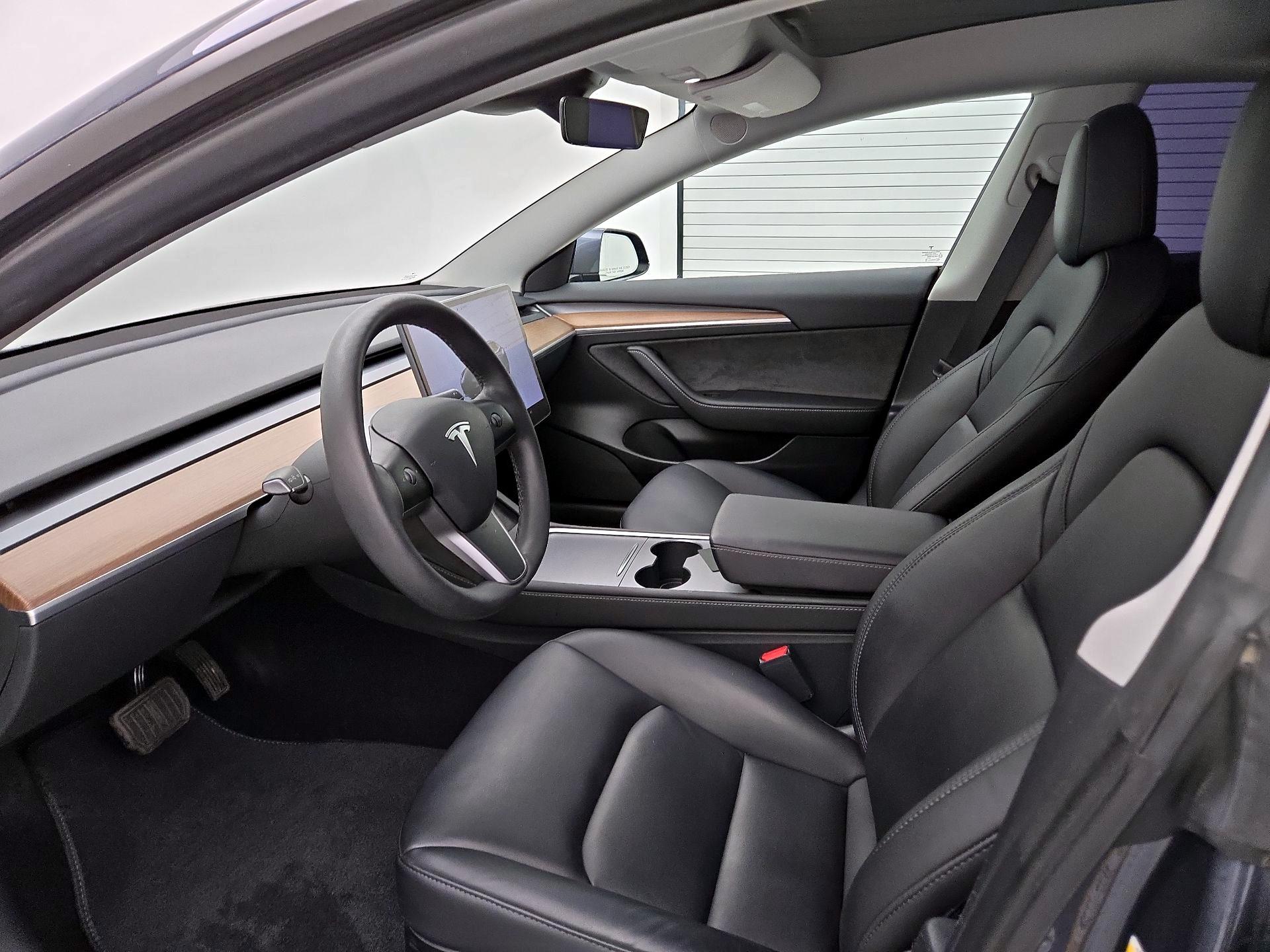 Thumbnail: 2023 Tesla Model 3 - 11