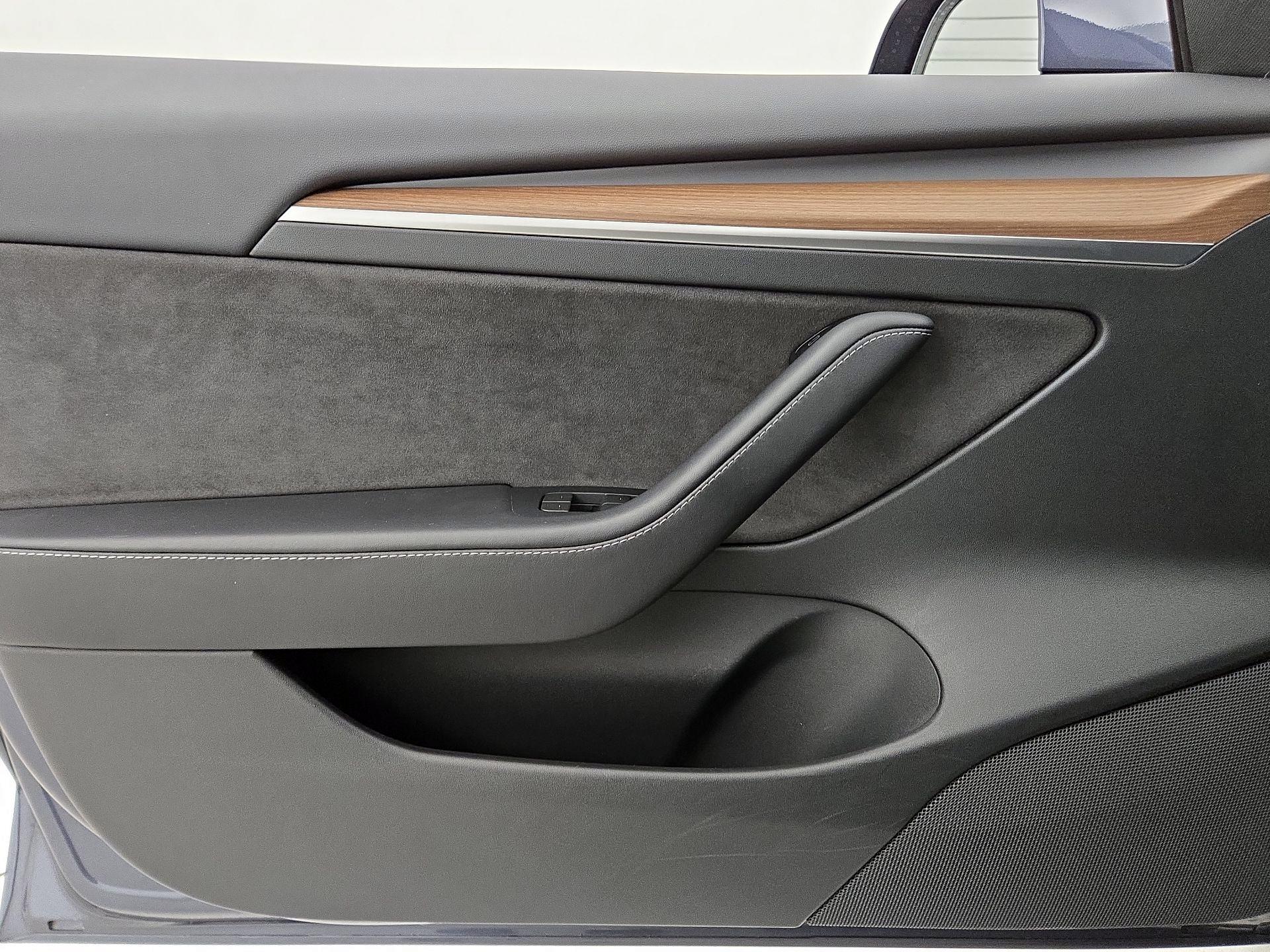 Thumbnail: 2023 Tesla Model 3 - 12