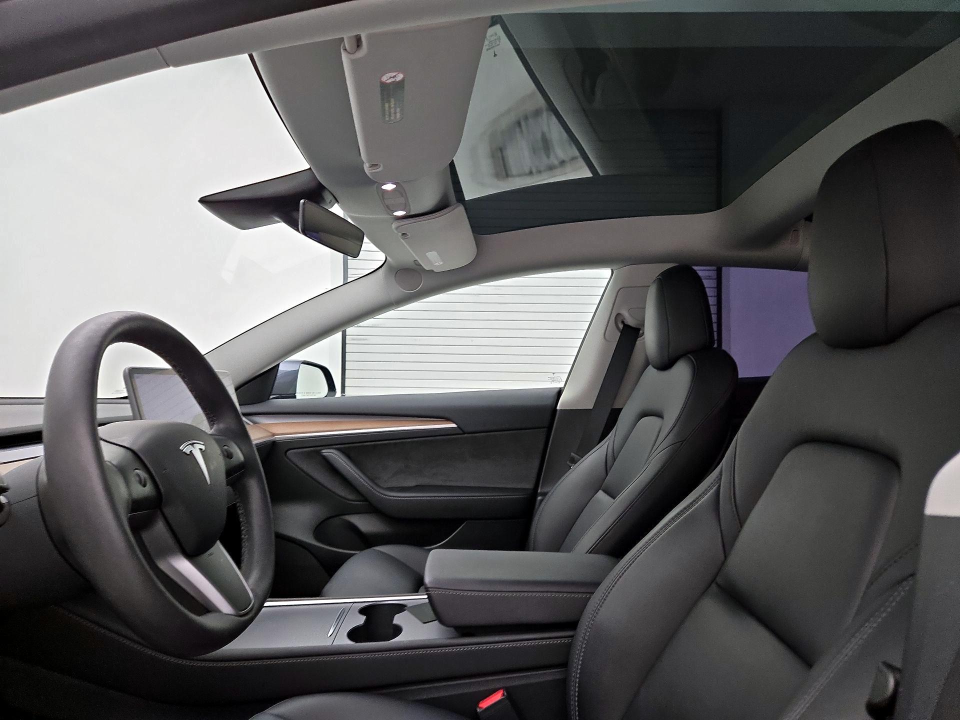 Thumbnail: 2023 Tesla Model 3 - 19