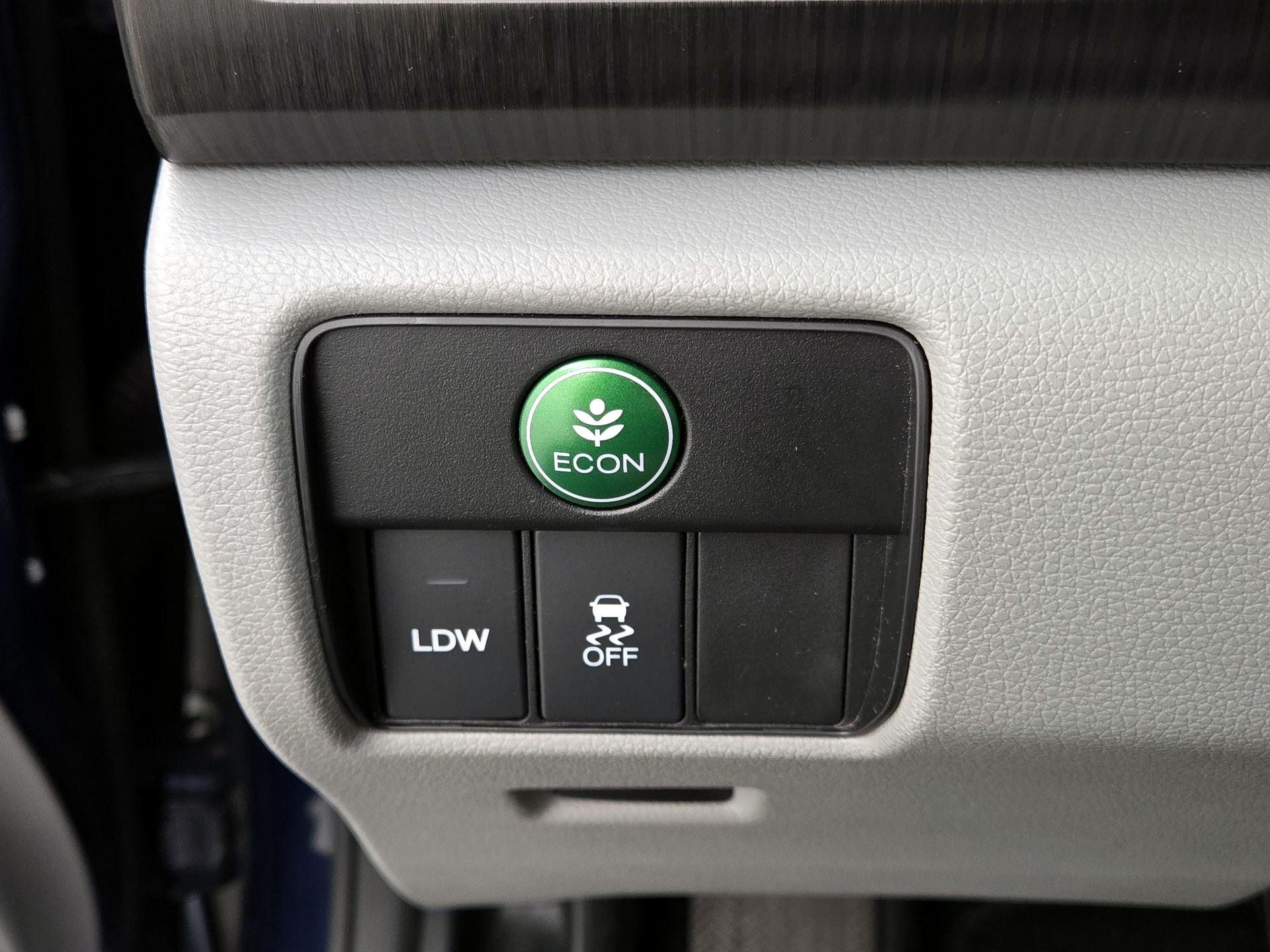 Thumbnail: 2015 Honda Accord - 13