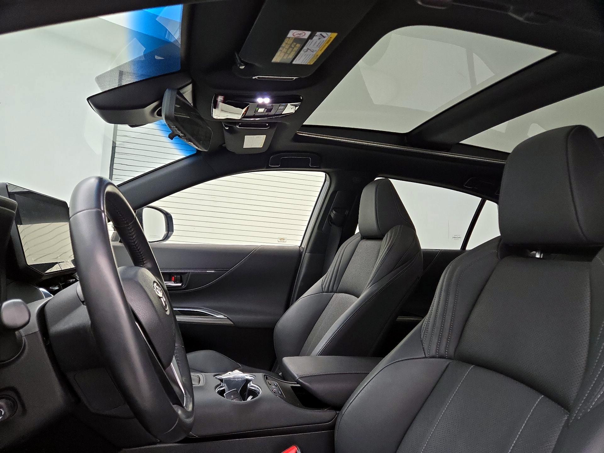 Thumbnail: 2021 Toyota Venza - 19