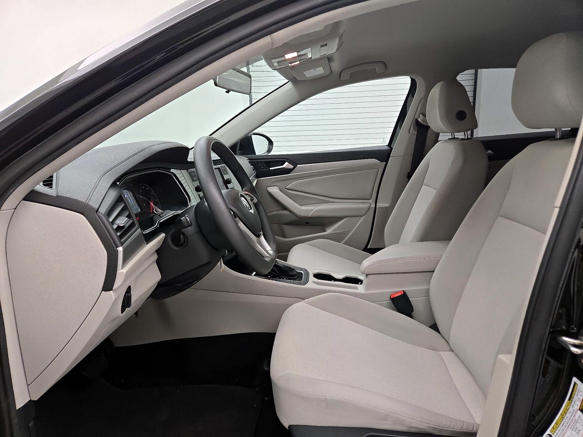 Thumbnail: 2019 Volkswagen Jetta - 11