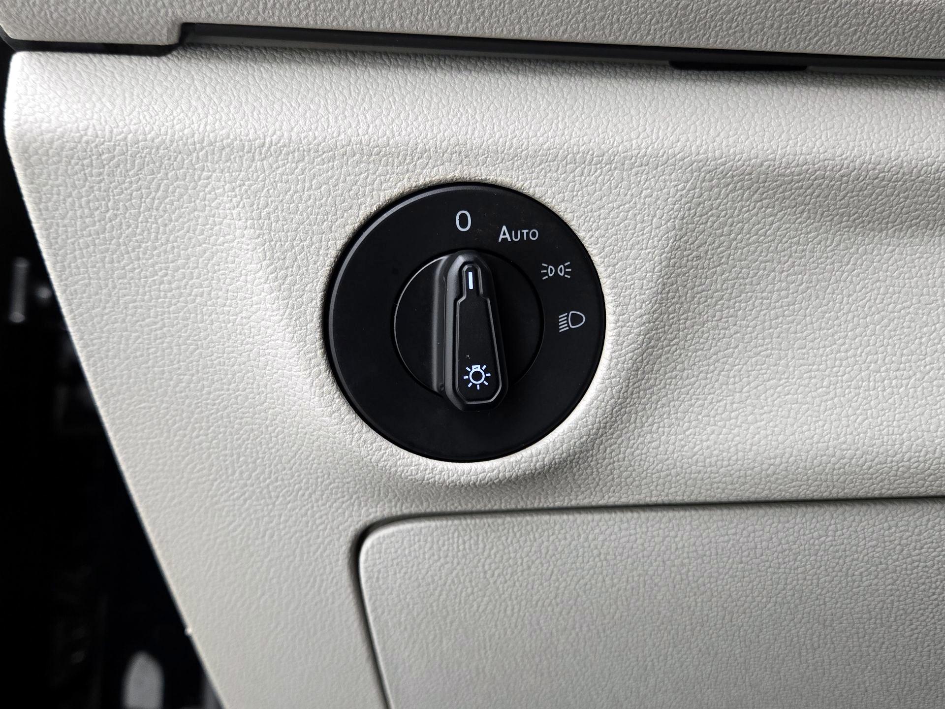 Thumbnail: 2019 Volkswagen Jetta - 13