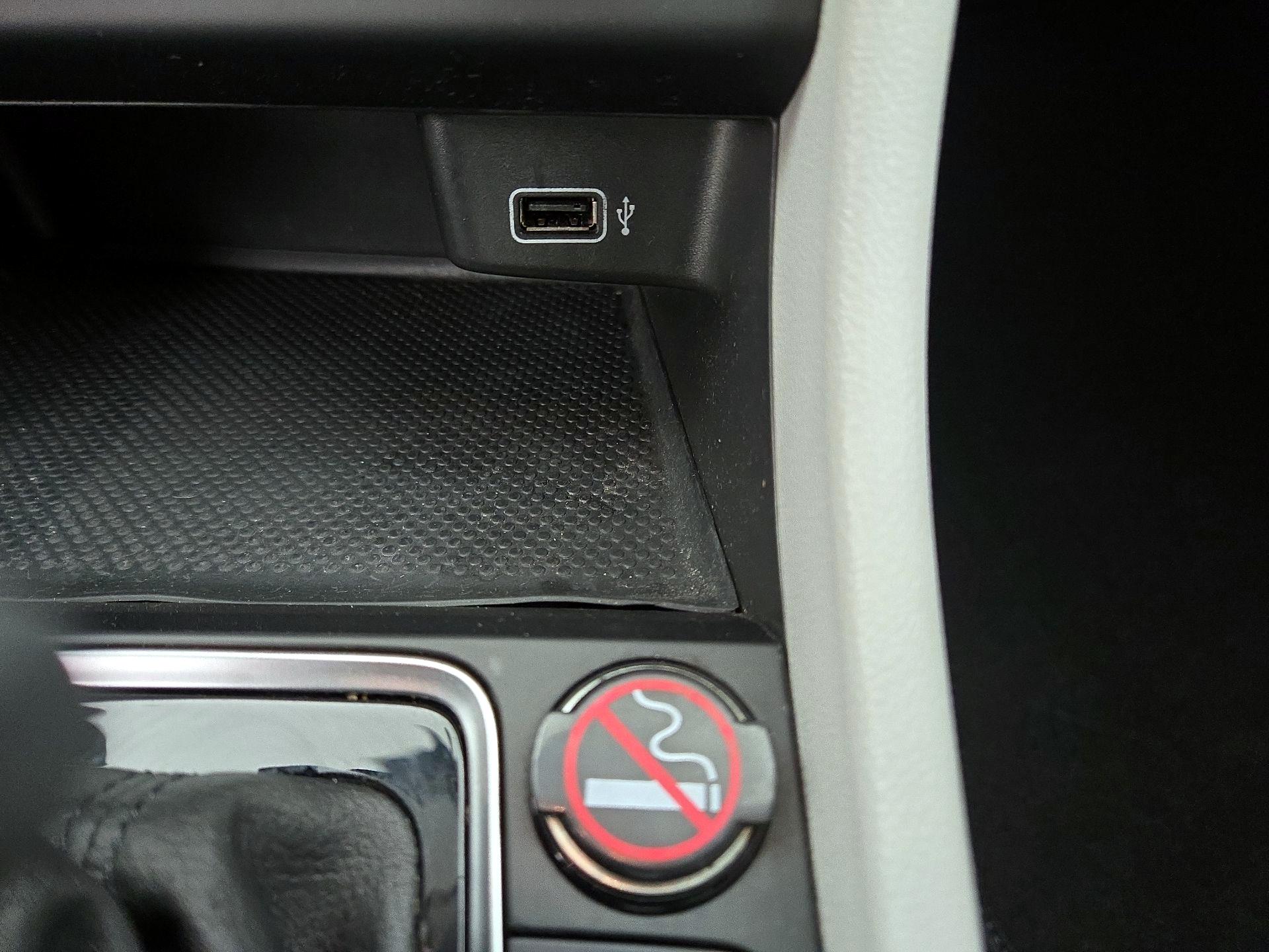 Thumbnail: 2019 Volkswagen Jetta - 18