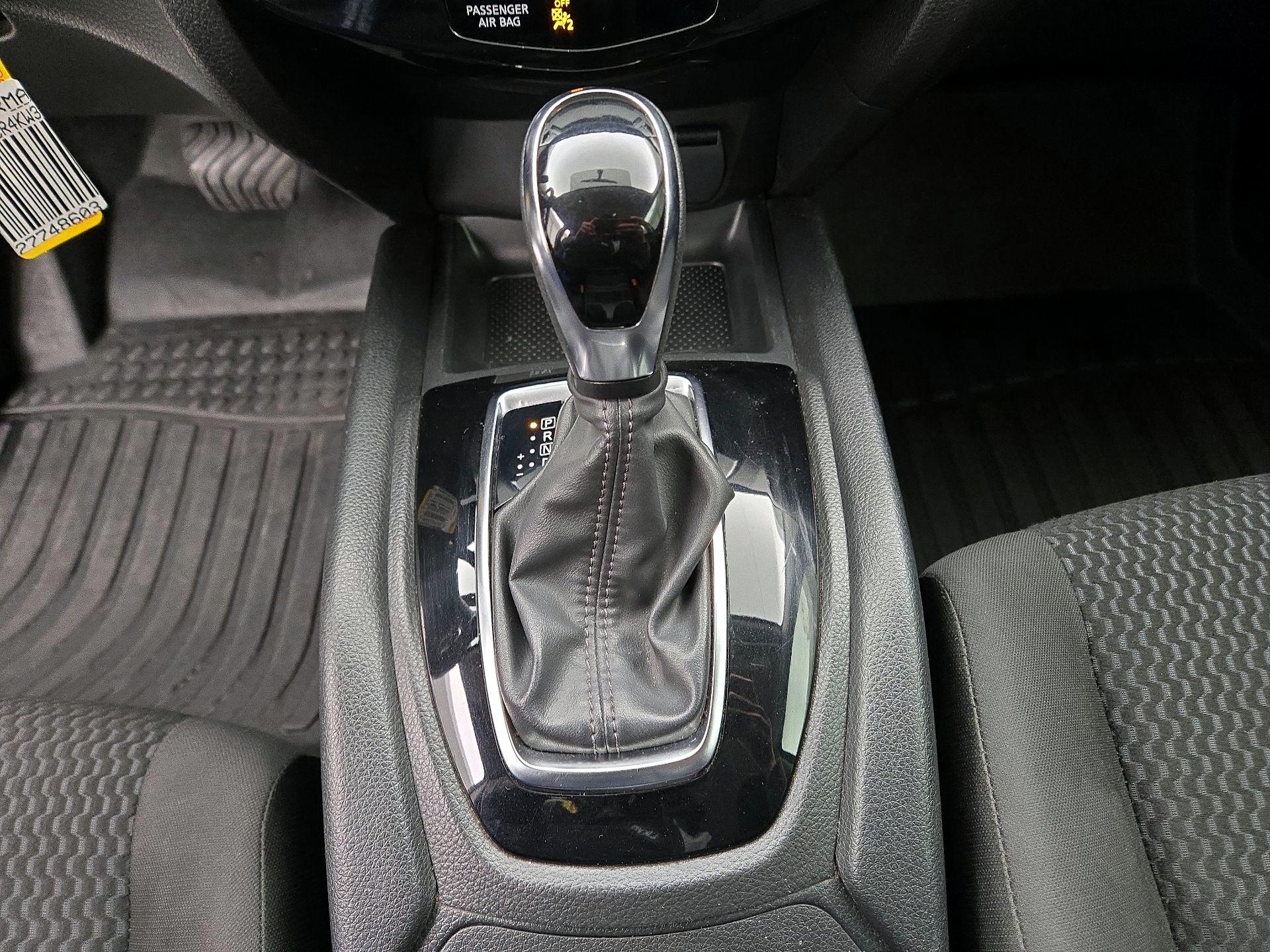 Thumbnail: 2019 Nissan Rogue Sport - 17