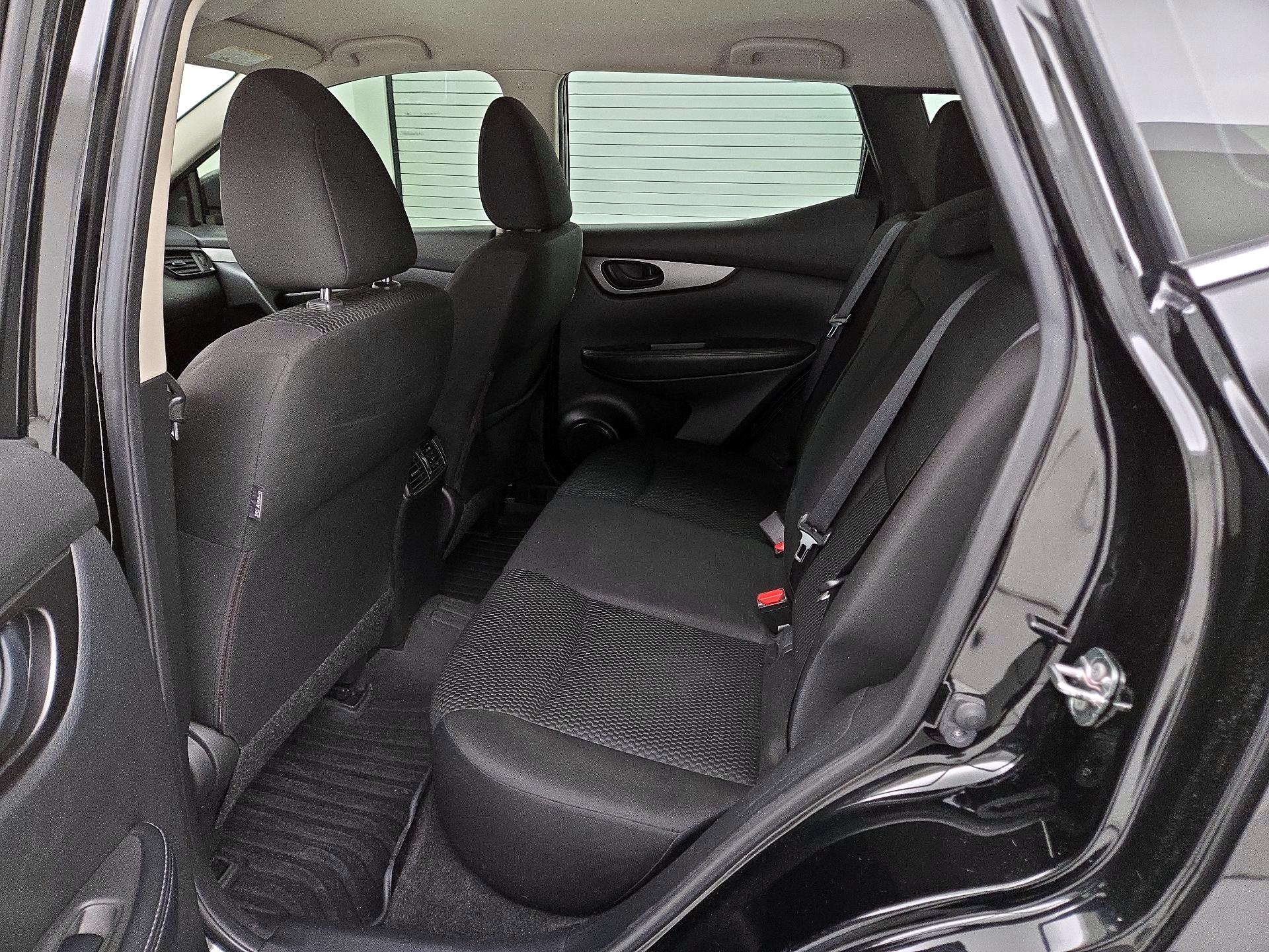 Thumbnail: 2019 Nissan Rogue Sport - 19