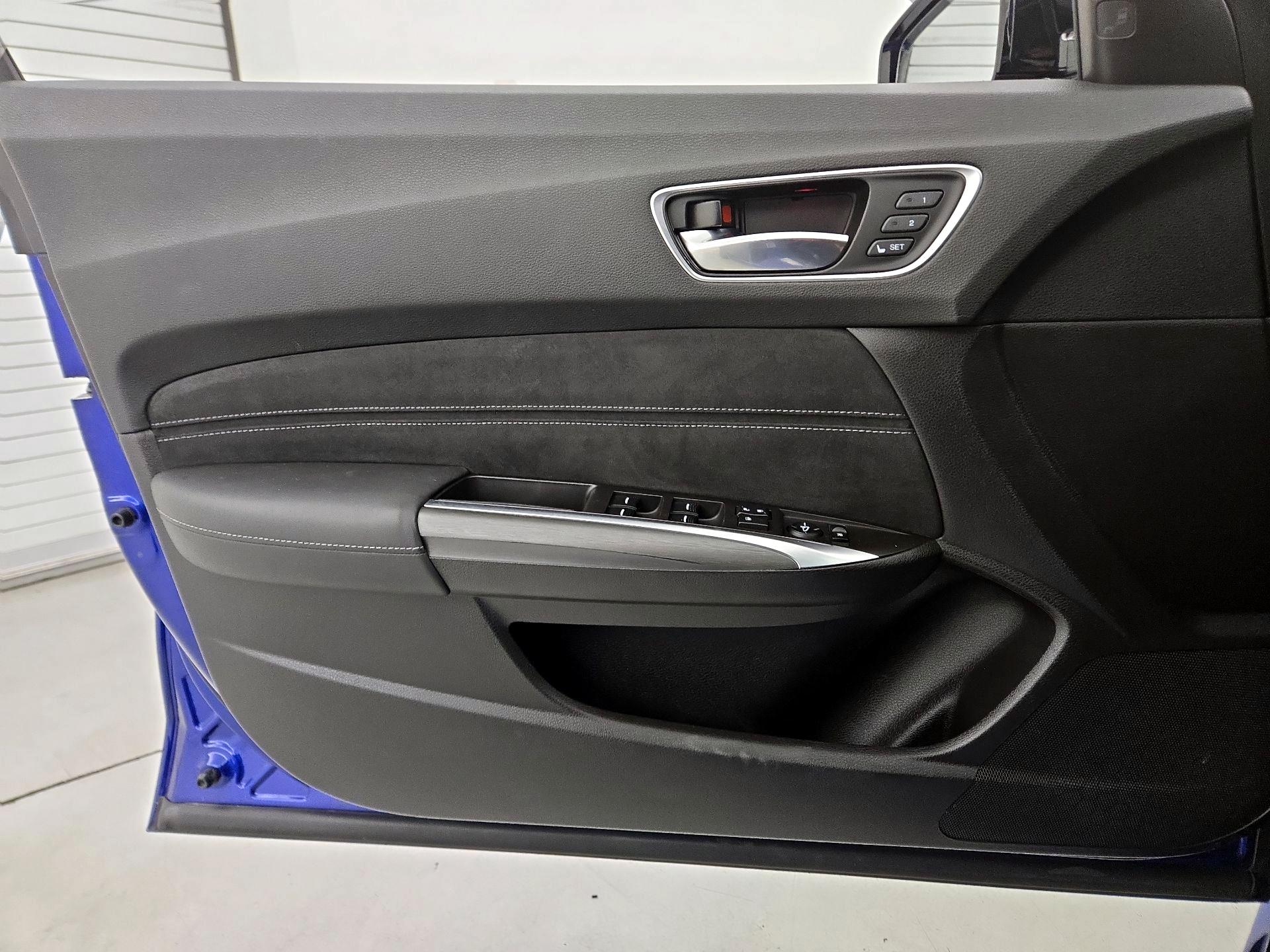 Thumbnail: 2018 Acura TLX - 12